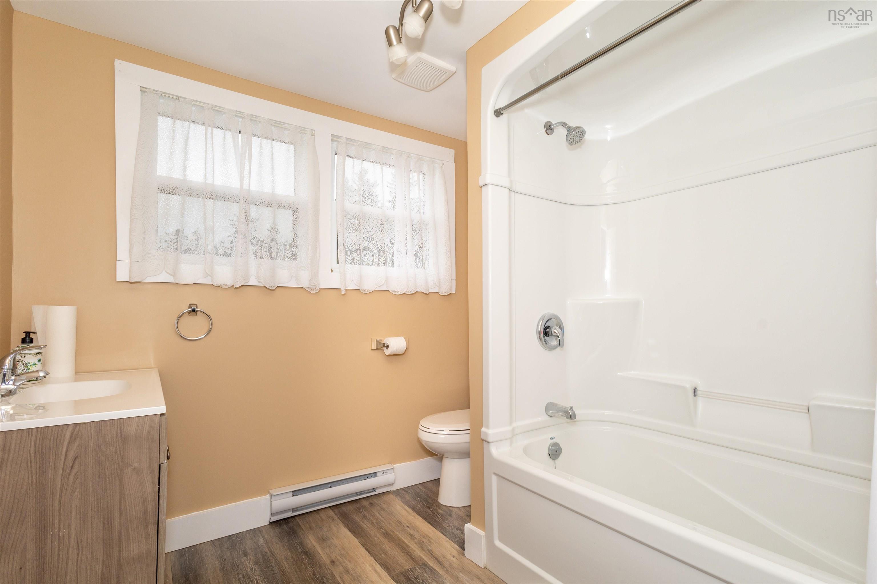 $474,000.00: 2792 Grand Mira North Road, Marion Bridge