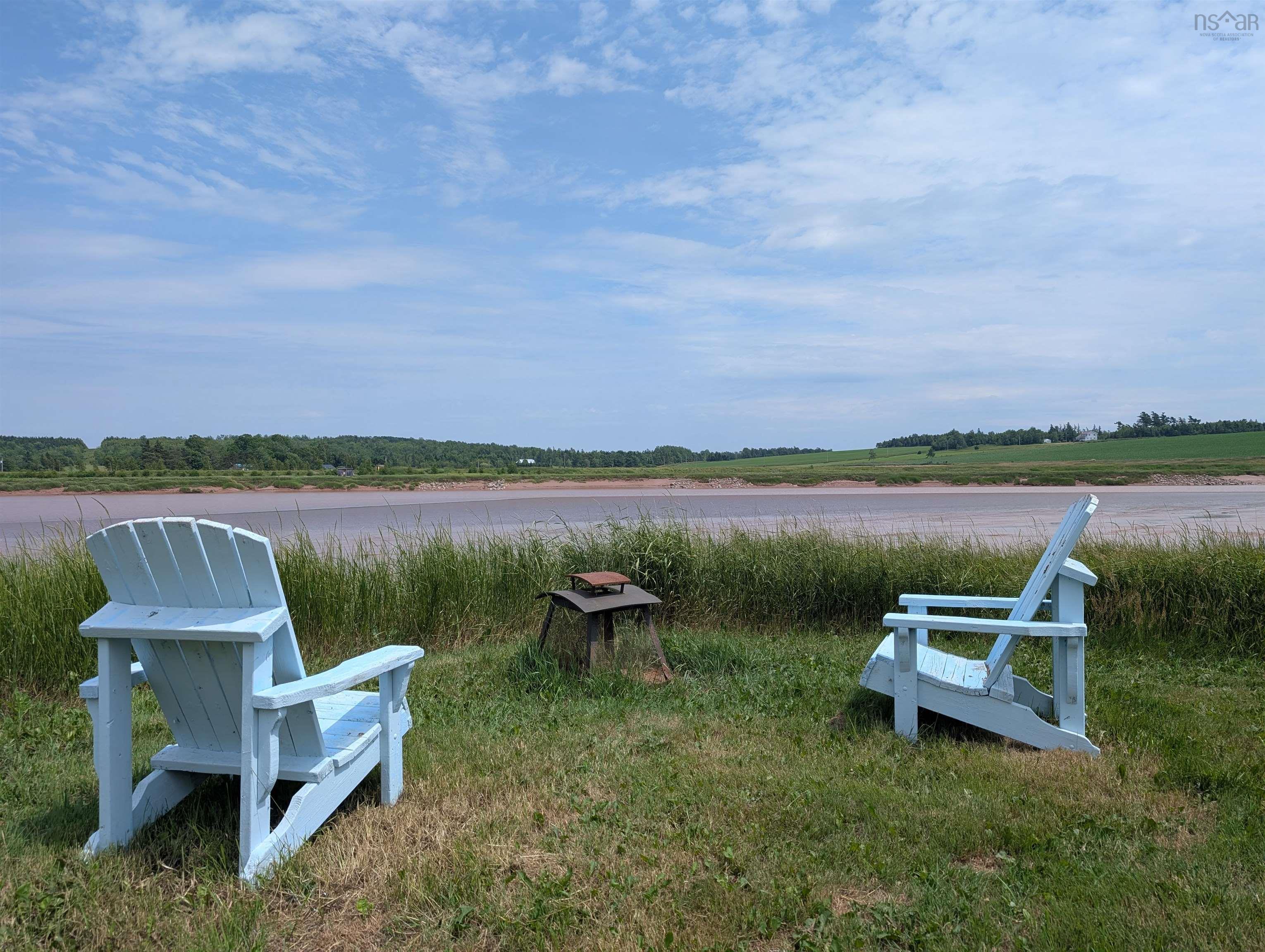 $449,900.00: 13131 Highway 215, East Hants