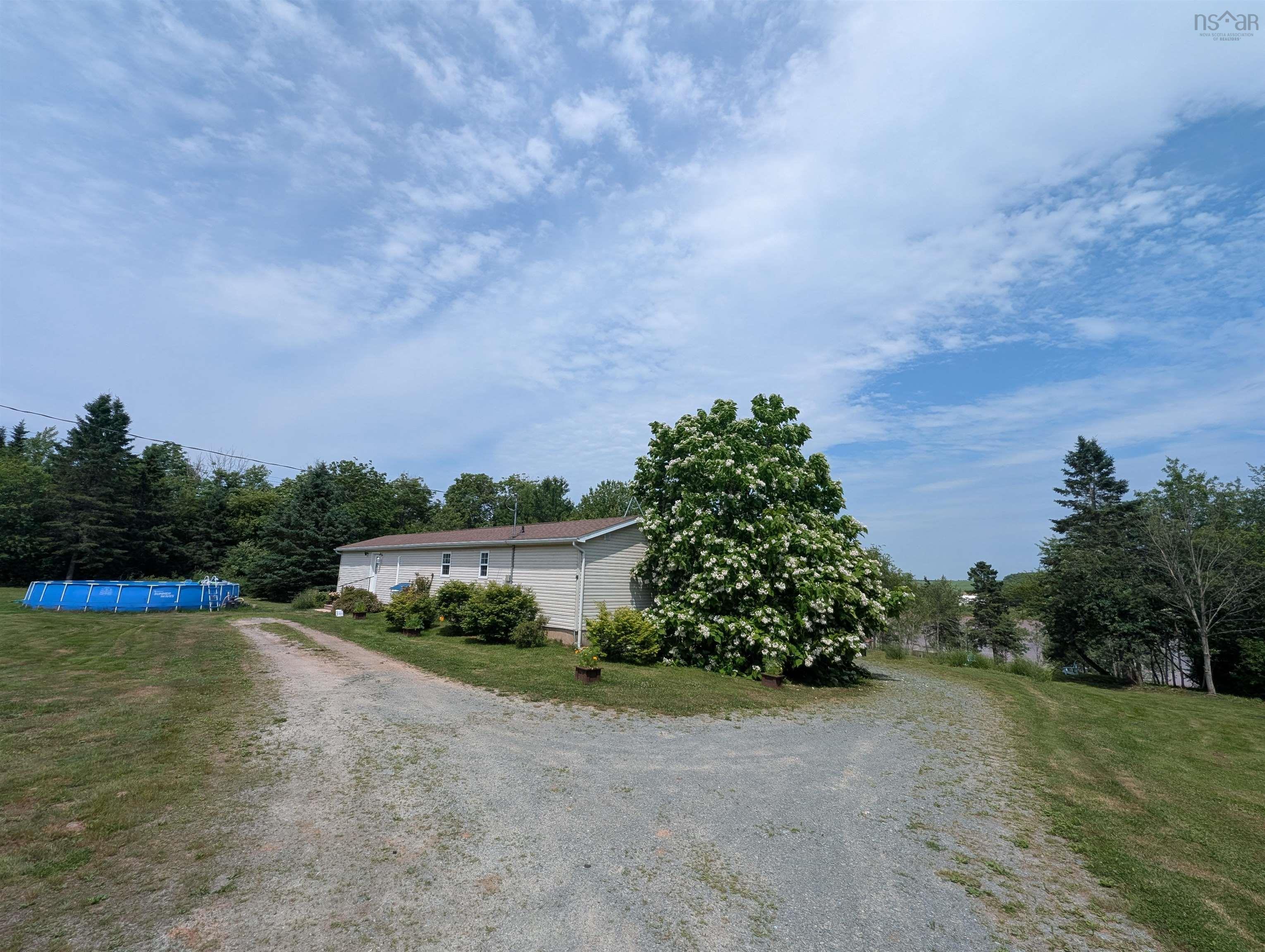 $449,900.00: 13131 Highway 215, East Hants