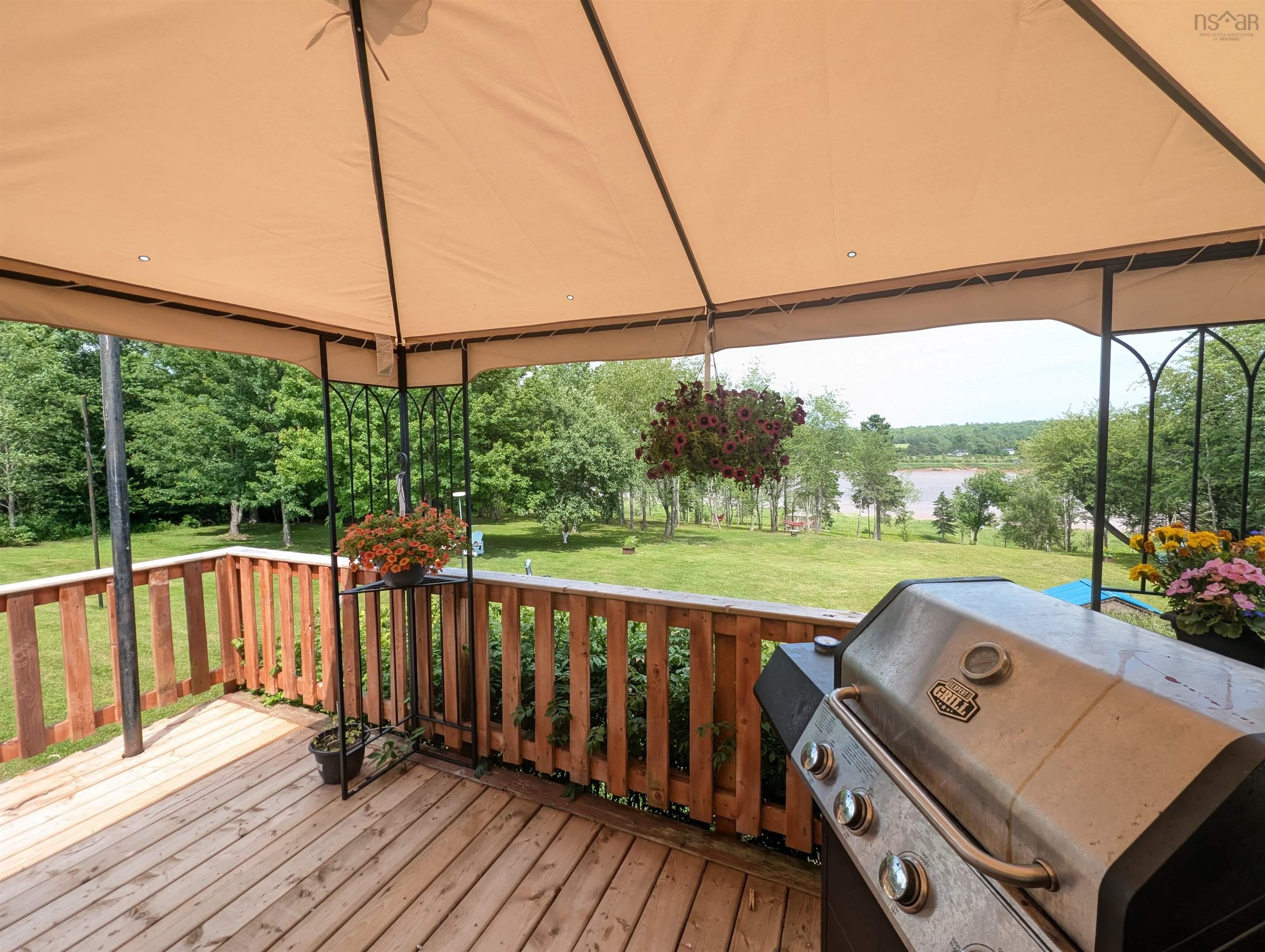 $449,900.00: 13131 Highway 215, East Hants