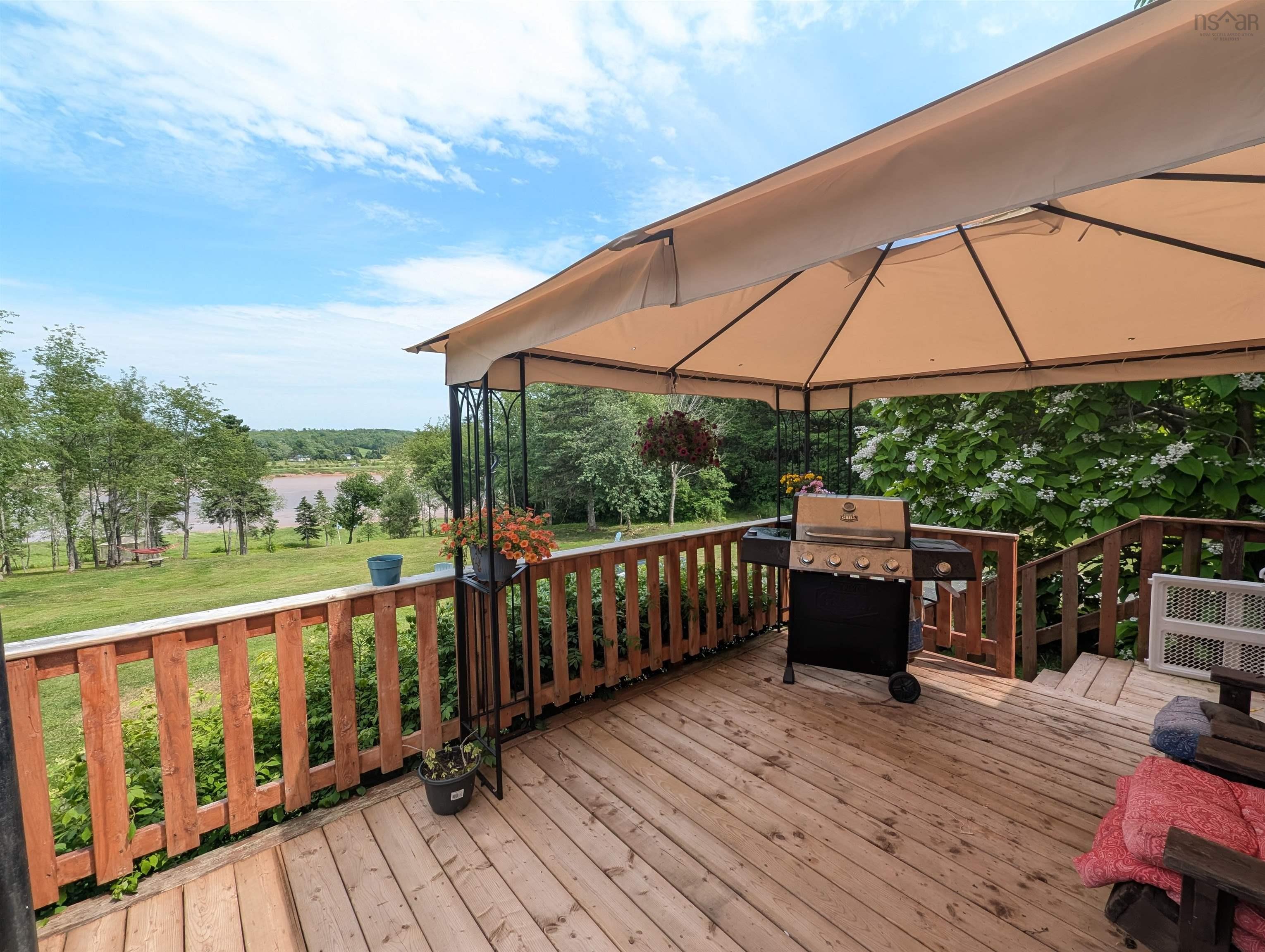 $449,900.00: 13131 Highway 215, East Hants