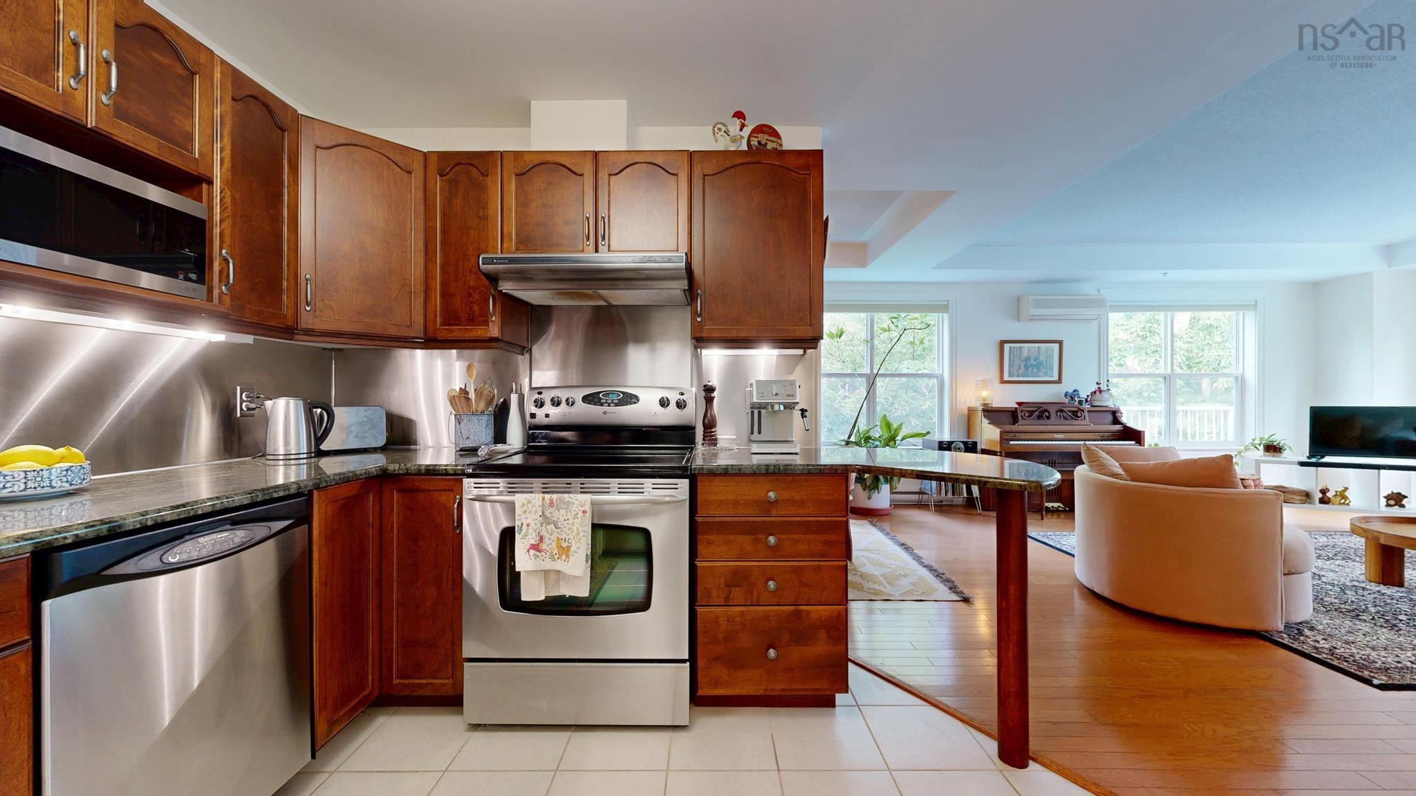 $474,900.00: 308 476 Main Street, Mahone Bay