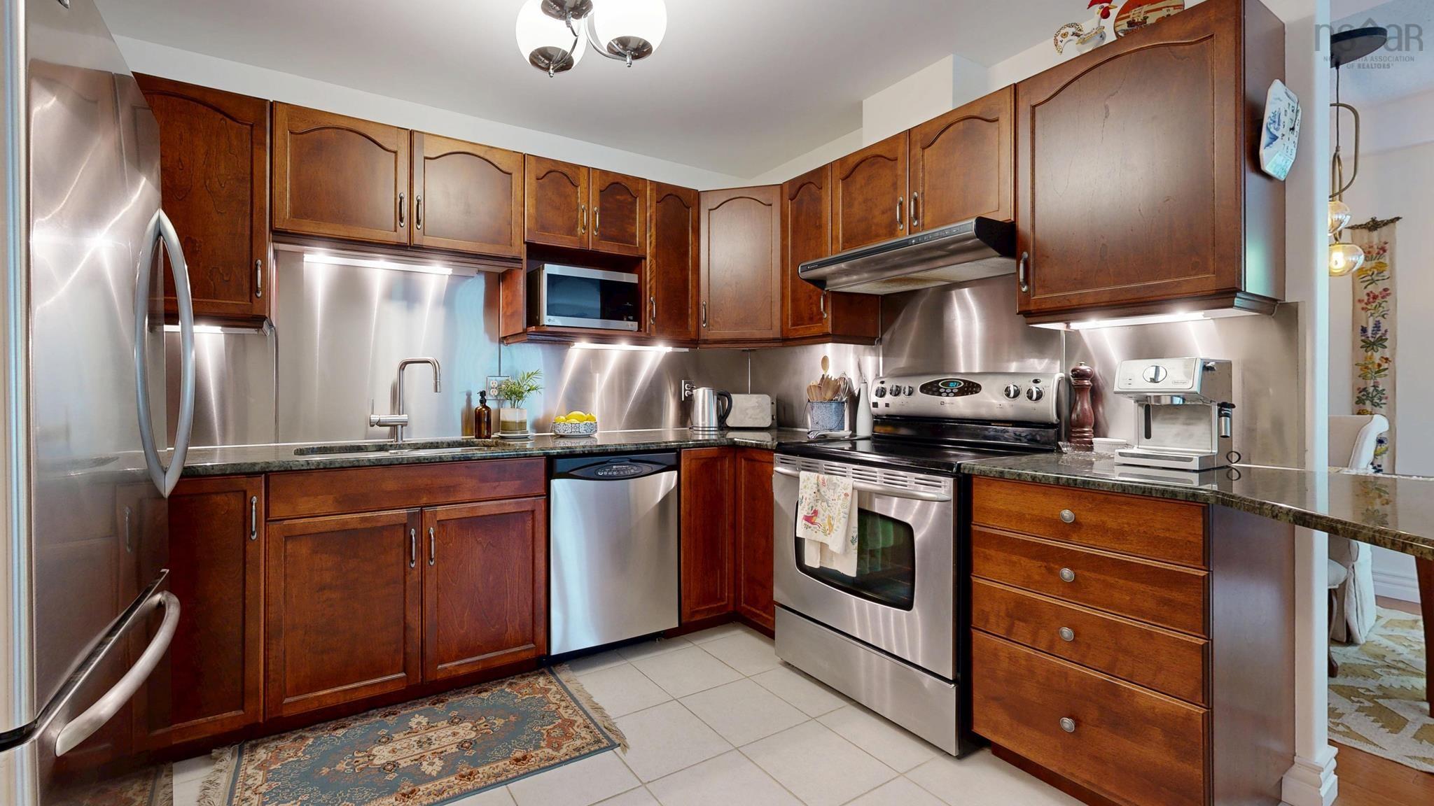 $474,900.00: 308 476 Main Street, Mahone Bay