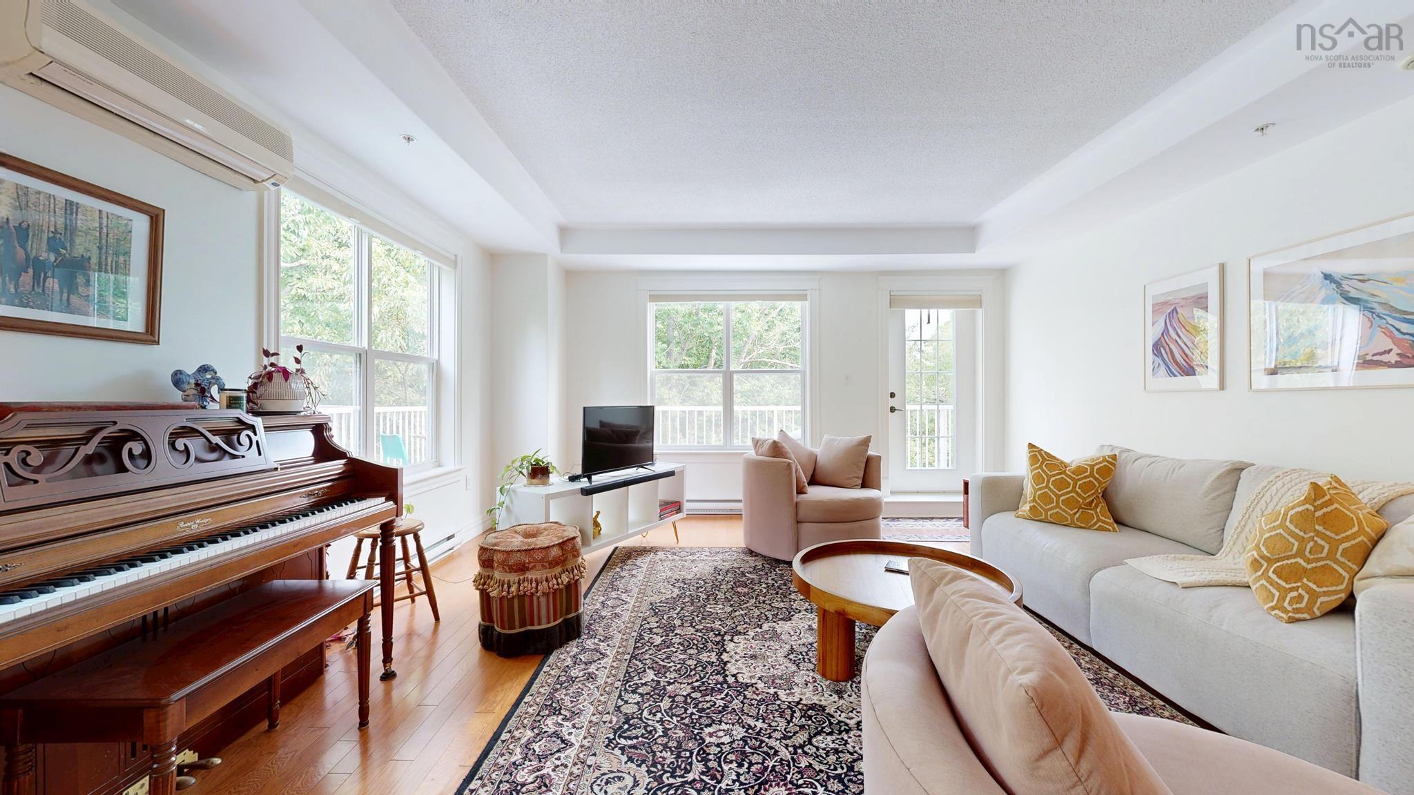 $474,900.00: 308 476 Main Street, Mahone Bay