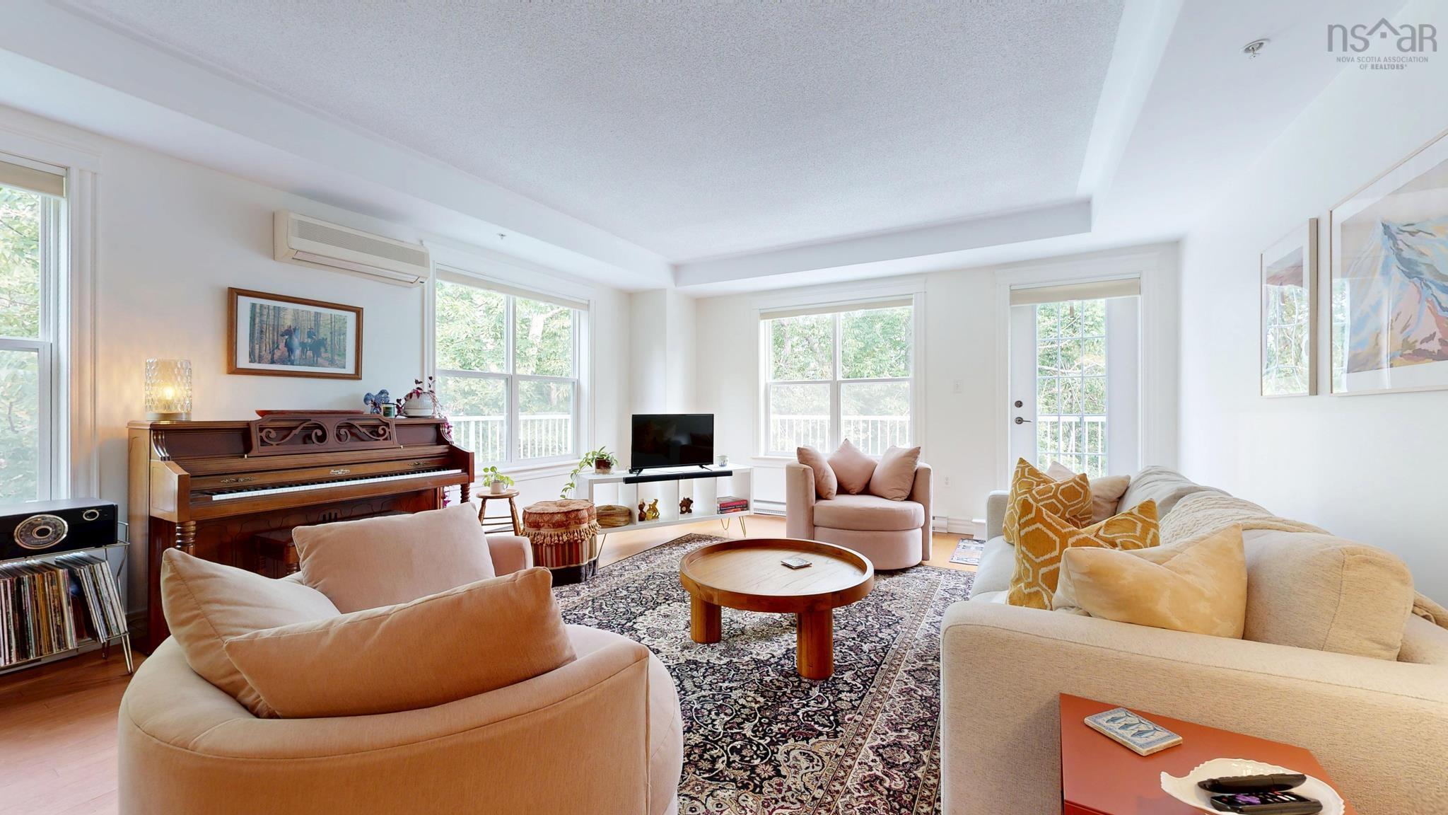 $474,900.00: 308 476 Main Street, Mahone Bay