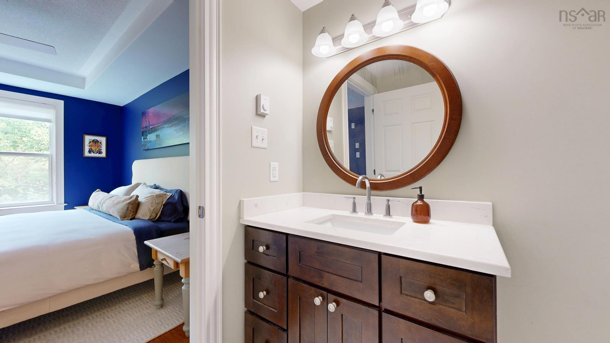 $474,900.00: 308 476 Main Street, Mahone Bay