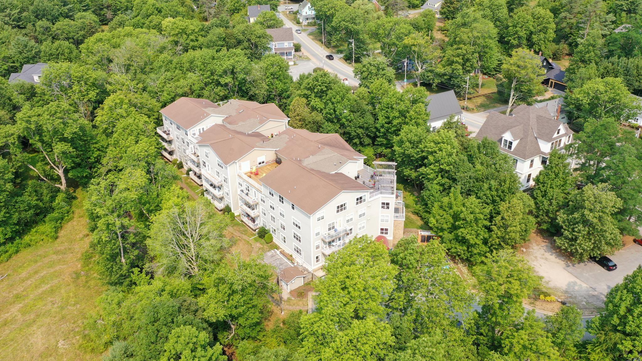 $474,900.00: 308 476 Main Street, Mahone Bay