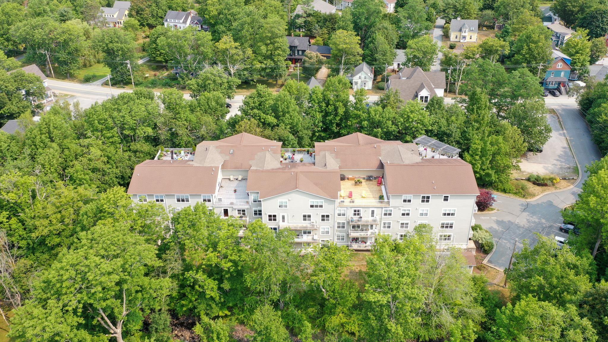 $474,900.00: 308 476 Main Street, Mahone Bay