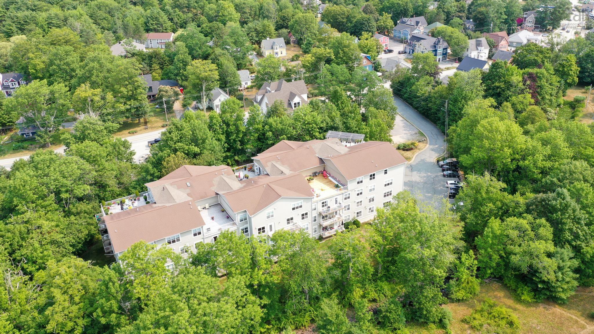 $474,900.00: 308 476 Main Street, Mahone Bay