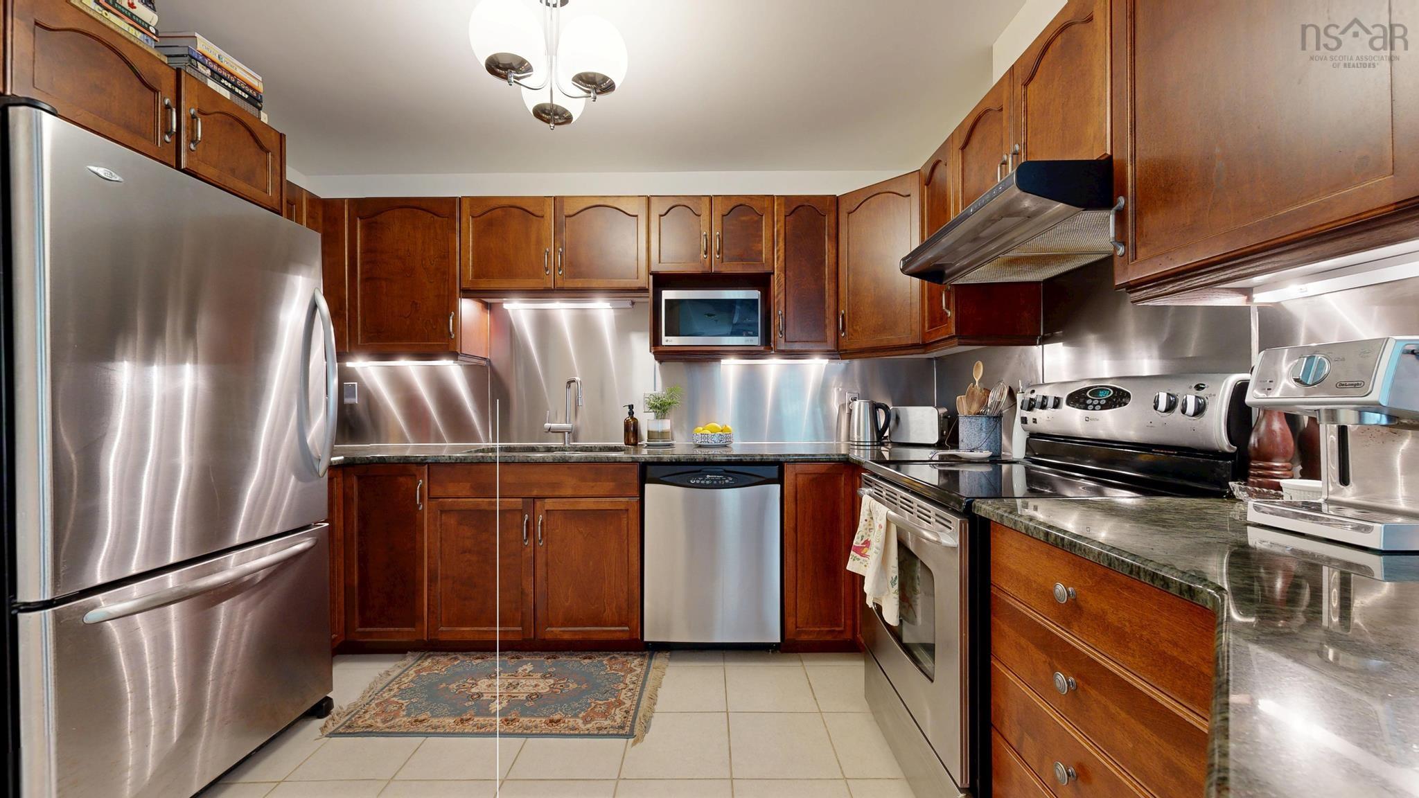 $474,900.00: 308 476 Main Street, Mahone Bay