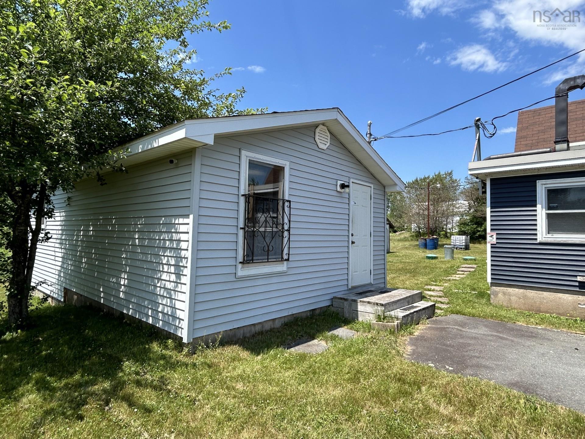 $250,000.00: 4491 12 Highway, New Ross