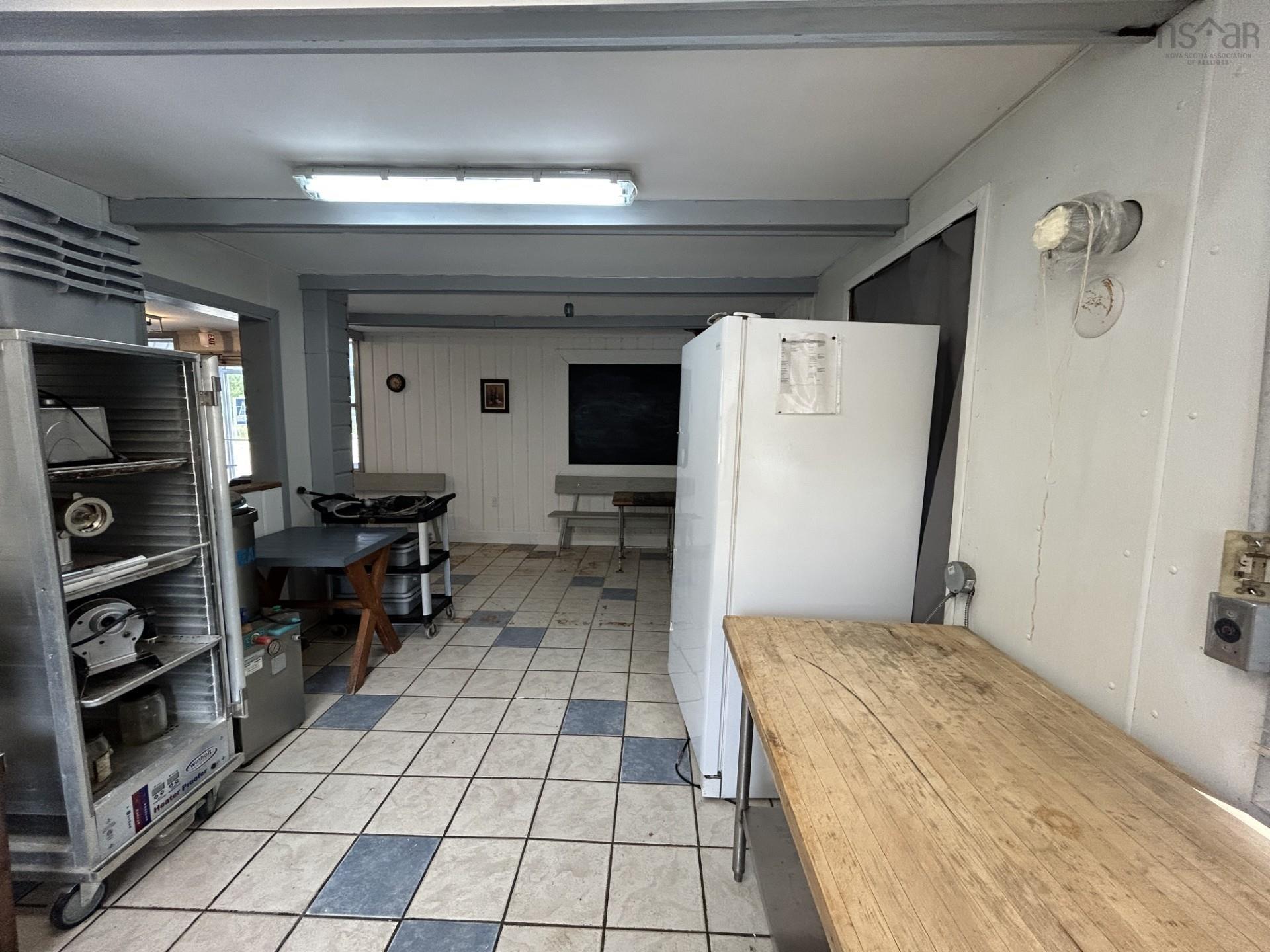 $250,000.00: 4491 12 Highway, New Ross