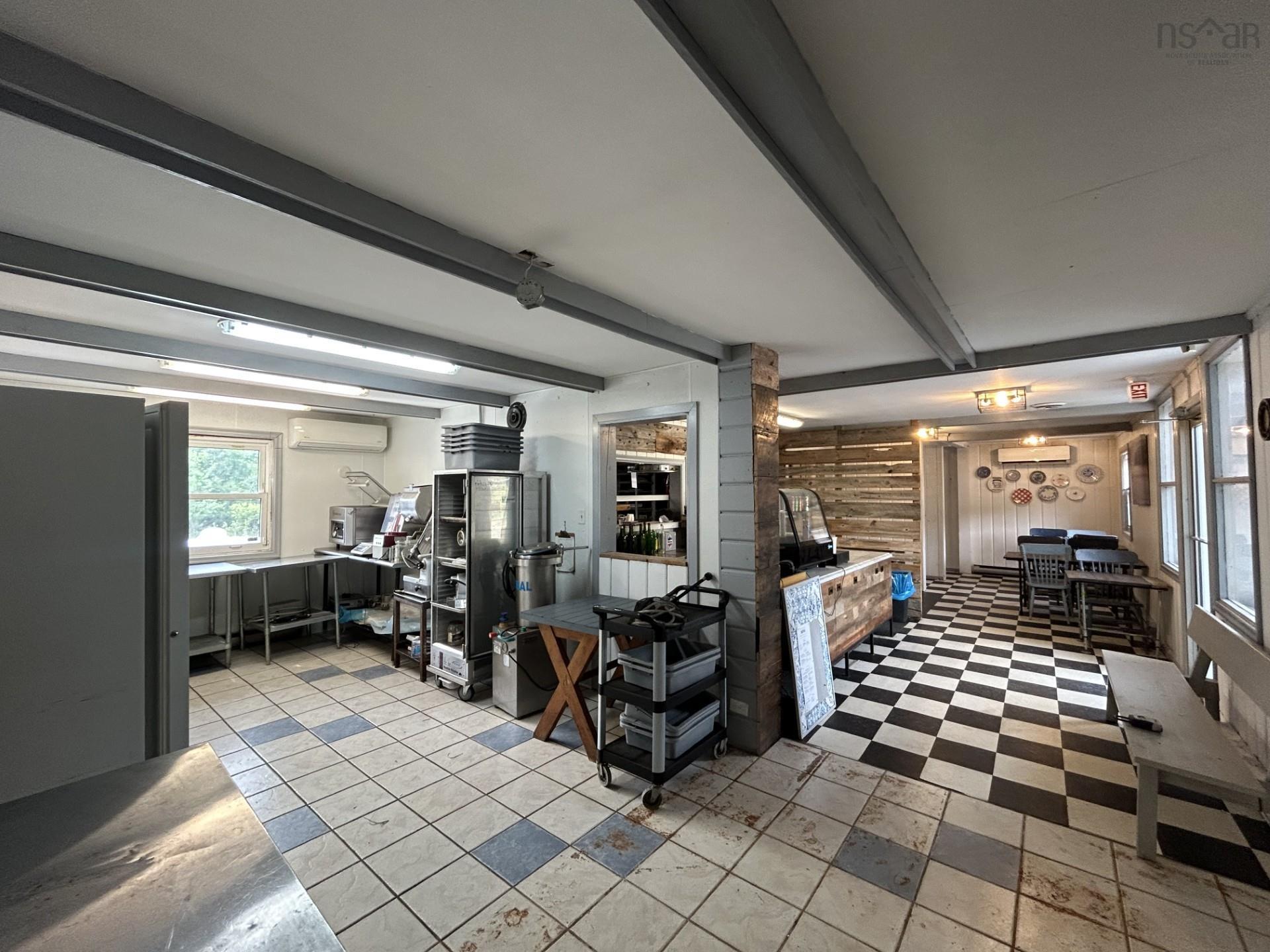 $250,000.00: 4491 12 Highway, New Ross