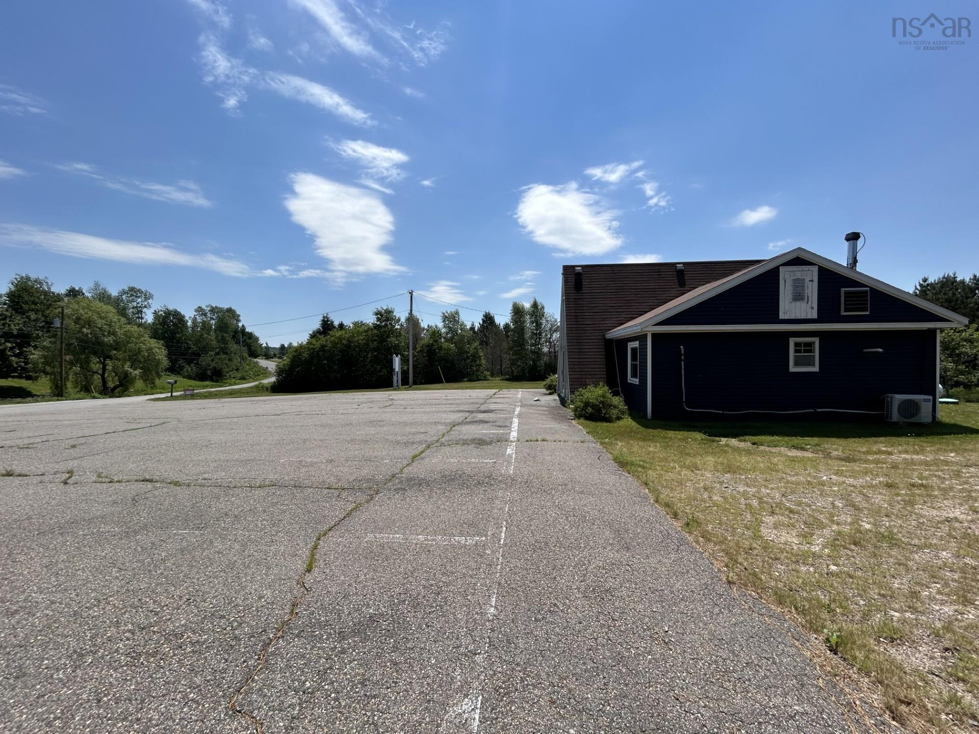 $250,000.00: 4491 12 Highway, New Ross