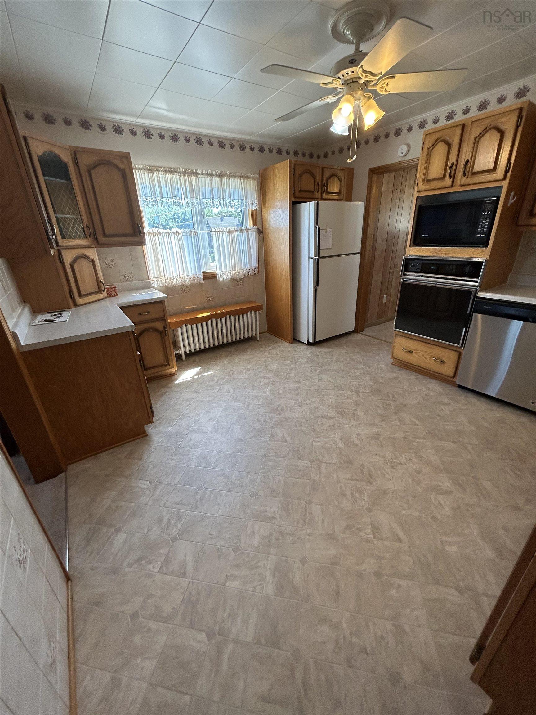 $184,900.00: 14 Cottage Street, Dominion