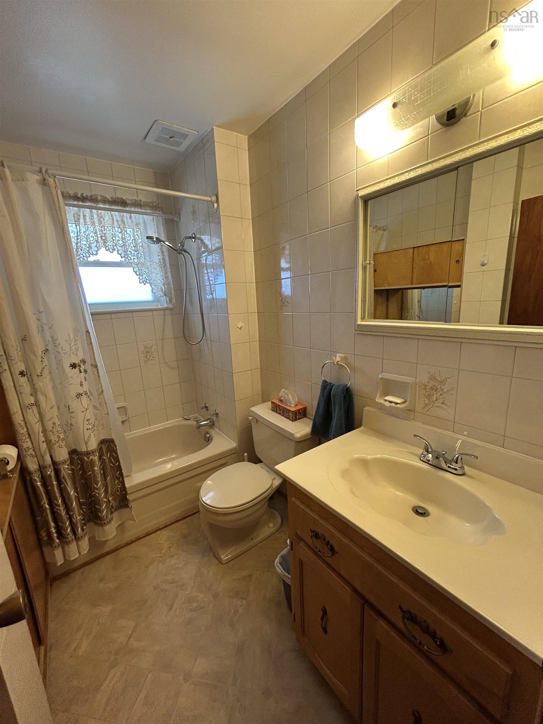 $184,900.00: 14 Cottage Street, Dominion