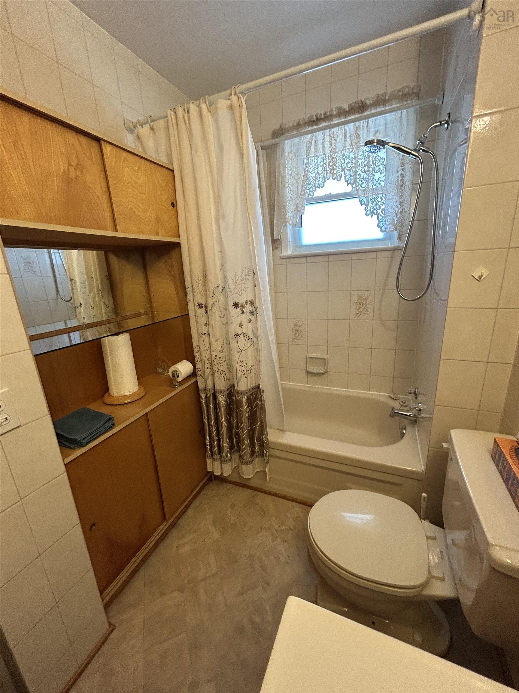 $184,900.00: 14 Cottage Street, Dominion