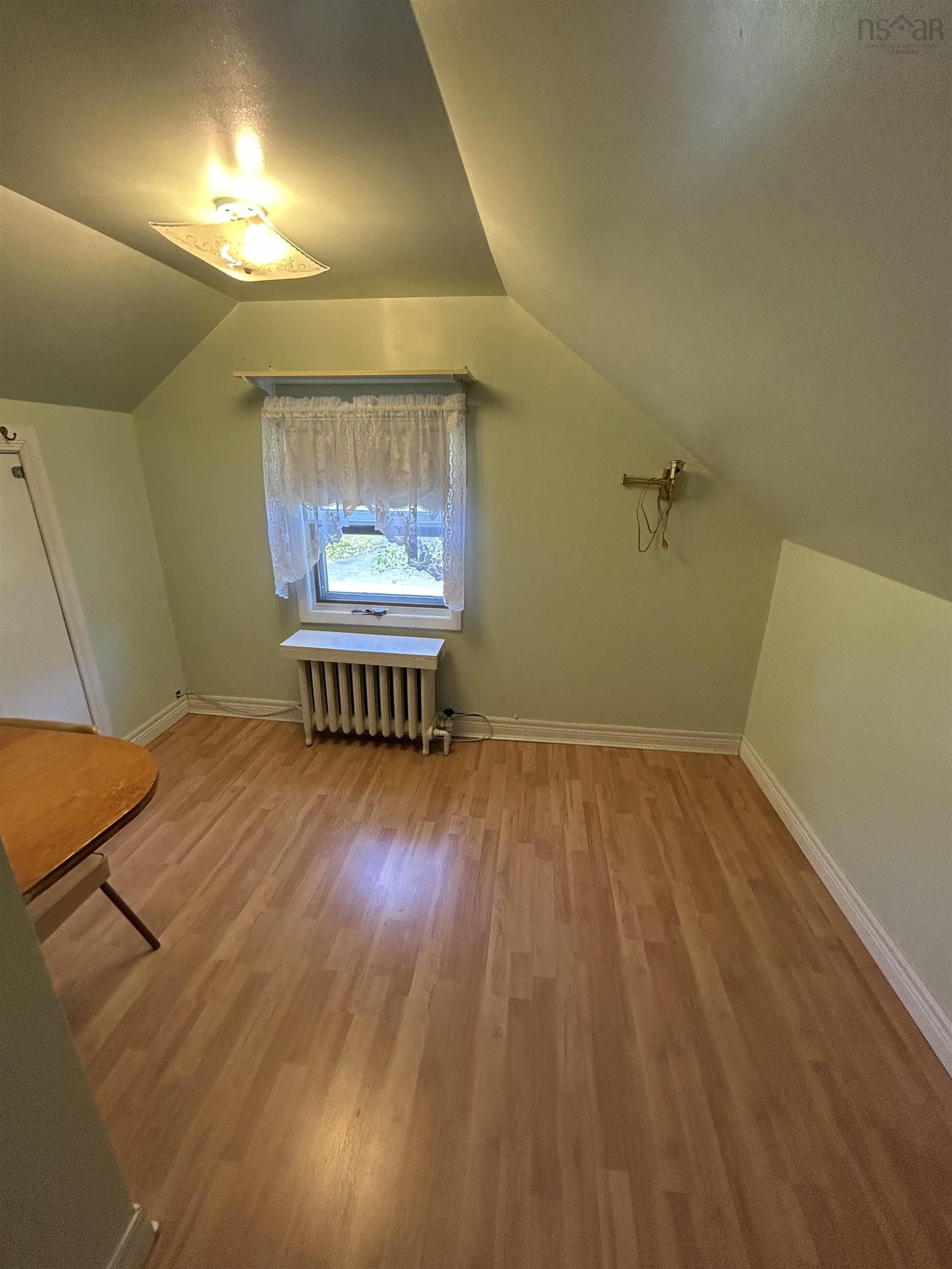 $184,900.00: 14 Cottage Street, Dominion