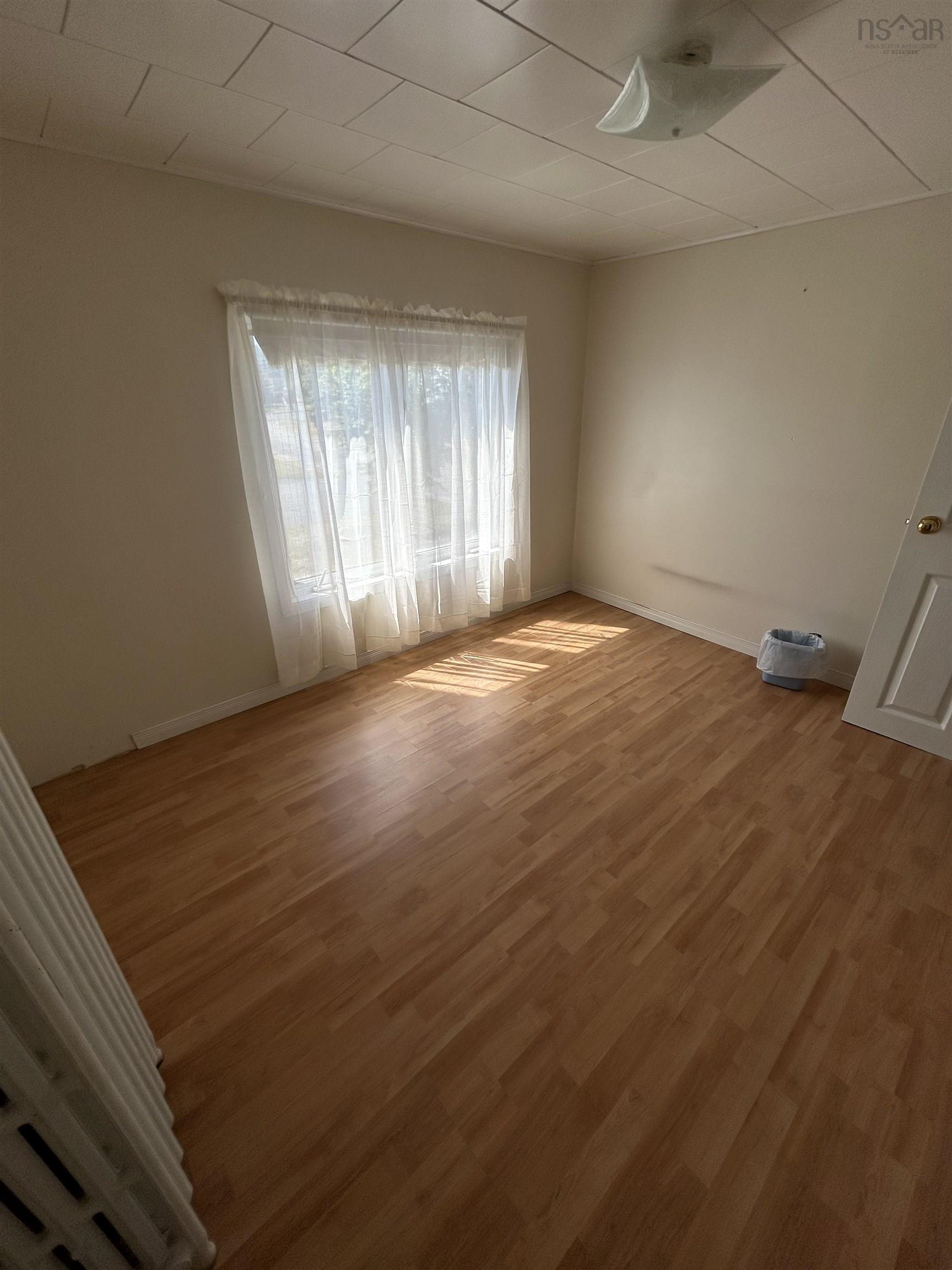 $184,900.00: 14 Cottage Street, Dominion