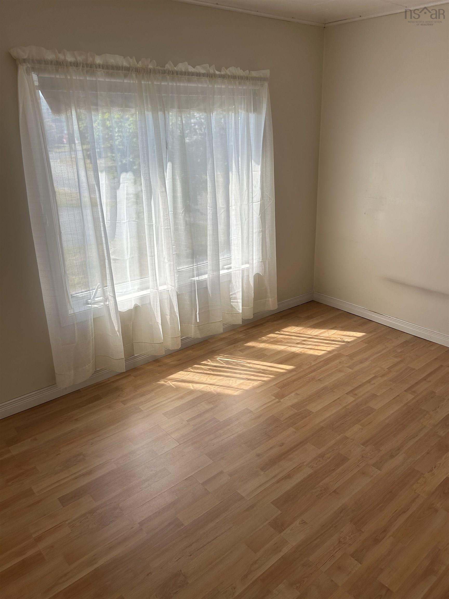 $184,900.00: 14 Cottage Street, Dominion