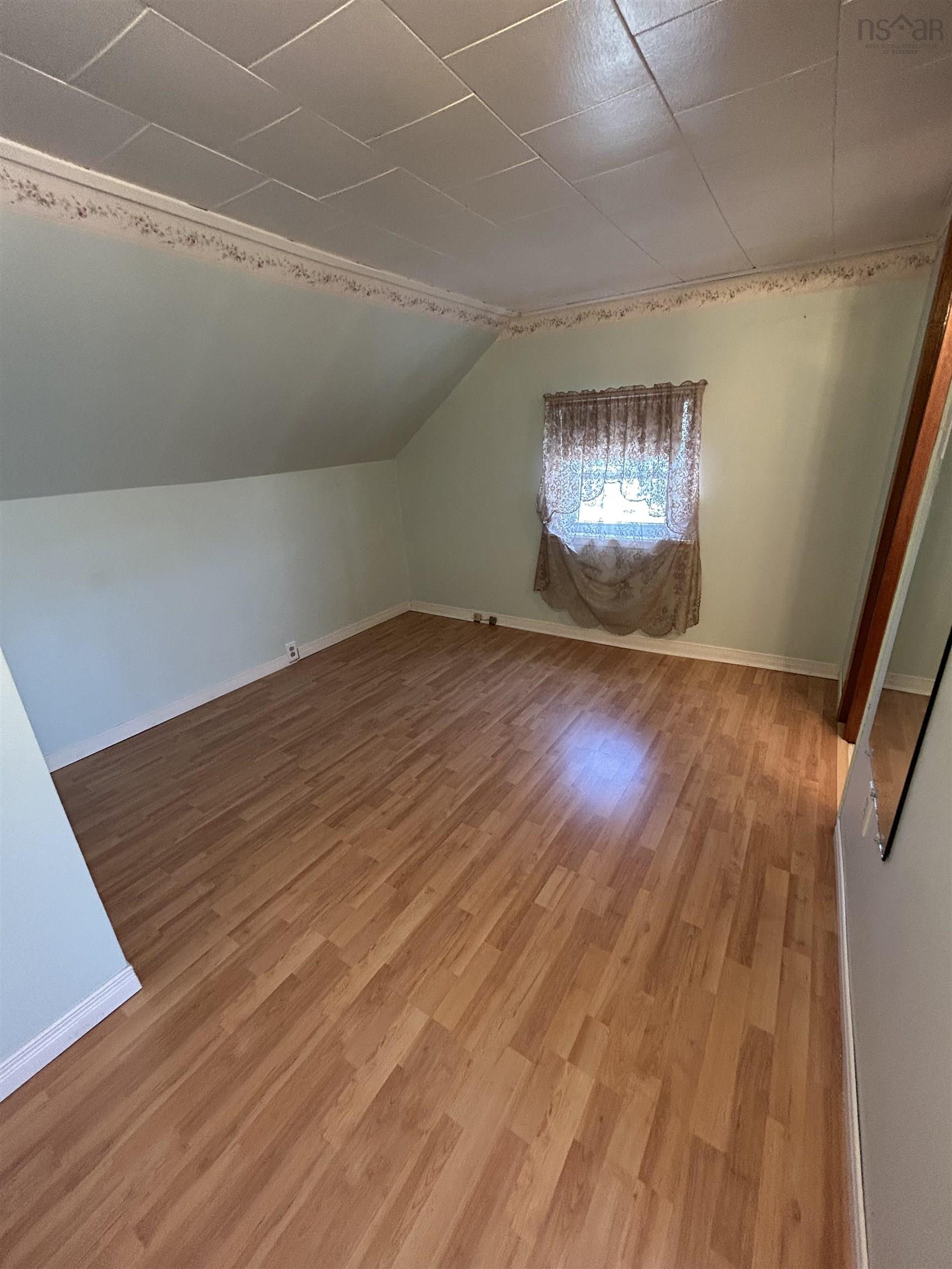 $184,900.00: 14 Cottage Street, Dominion