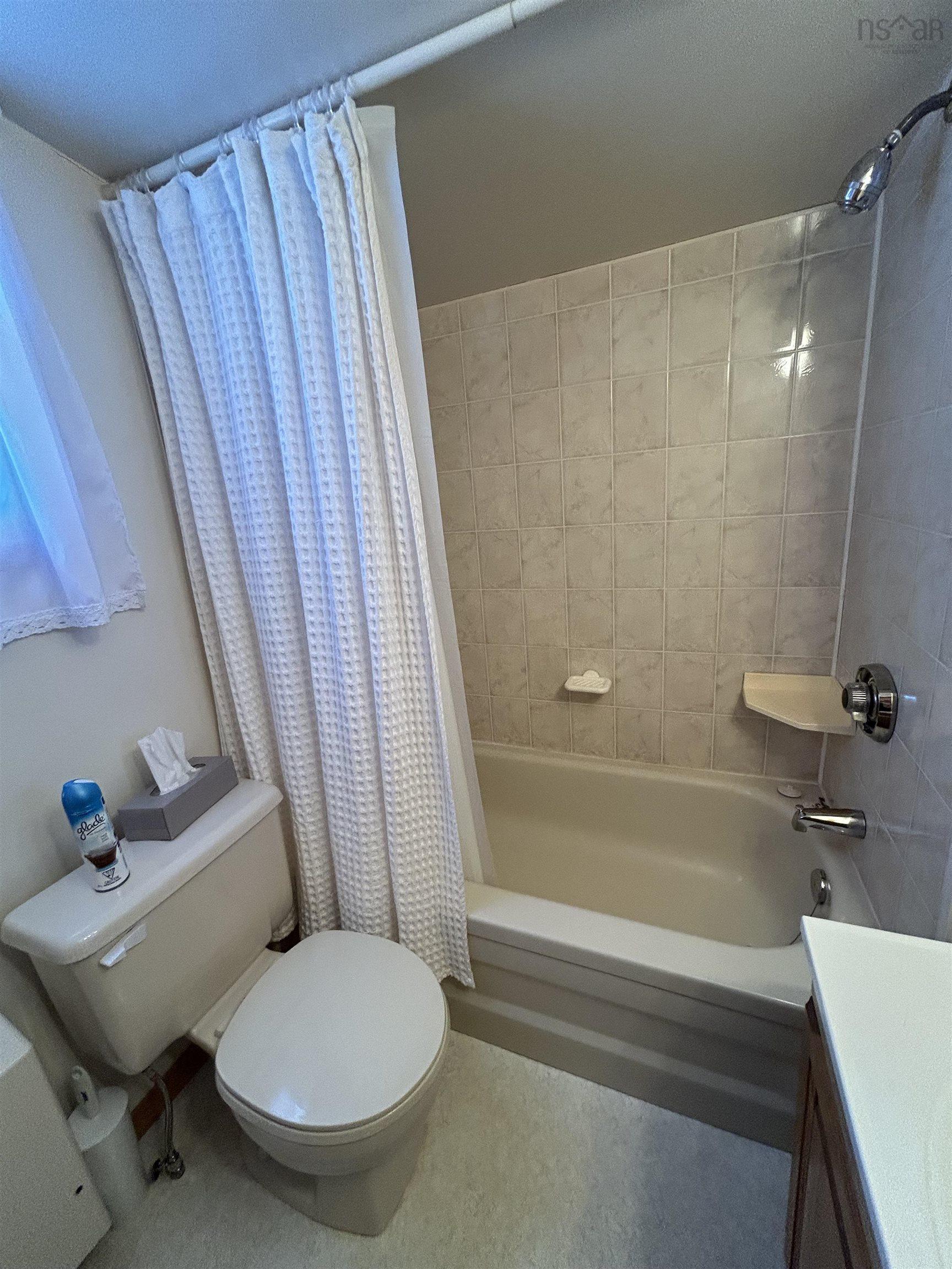 $184,900.00: 14 Cottage Street, Dominion