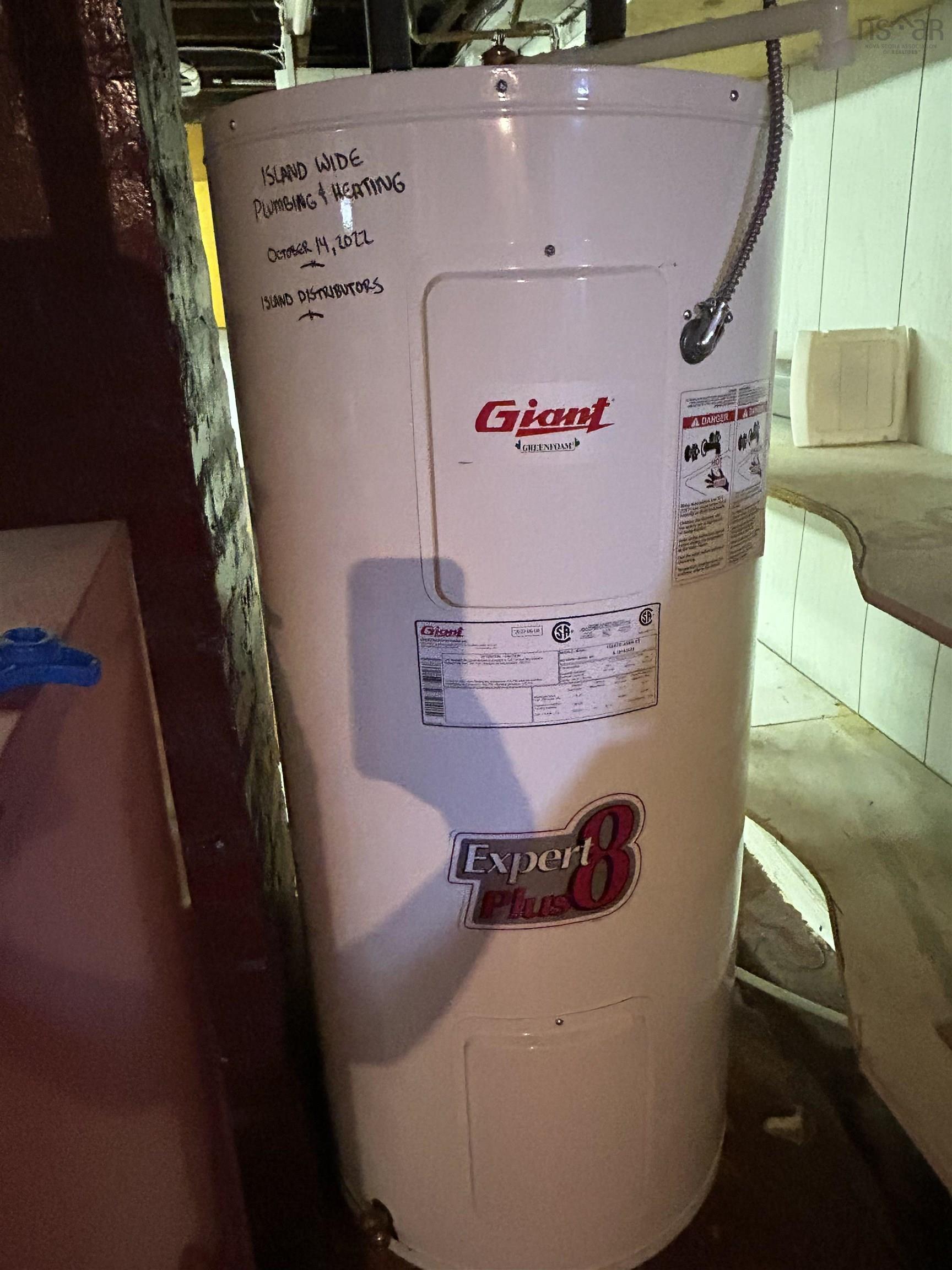 $184,900.00: 14 Cottage Street, Dominion