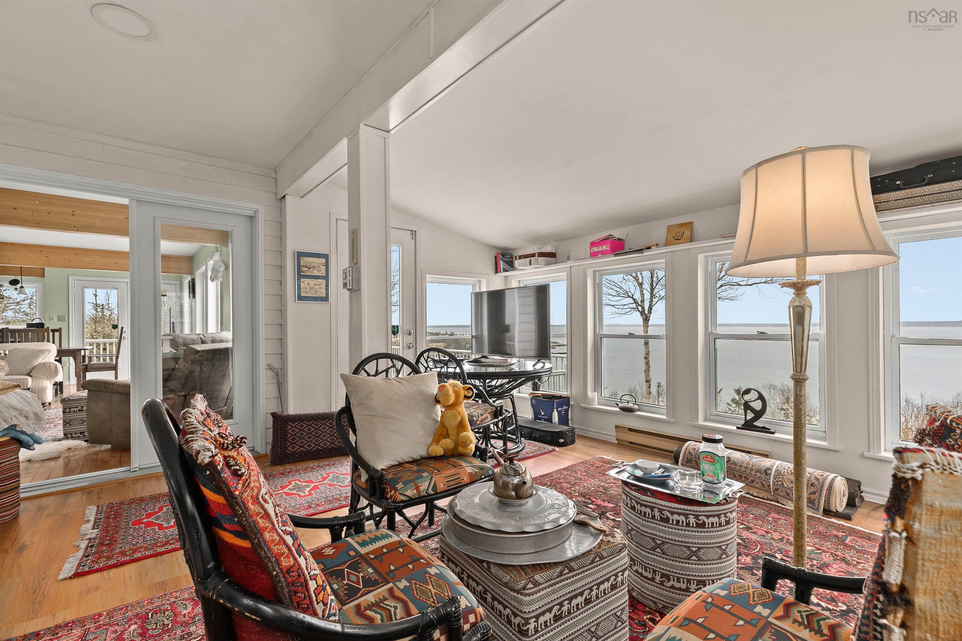 $999,000.00: 45 Southwest Cove Road, Northwest Cove