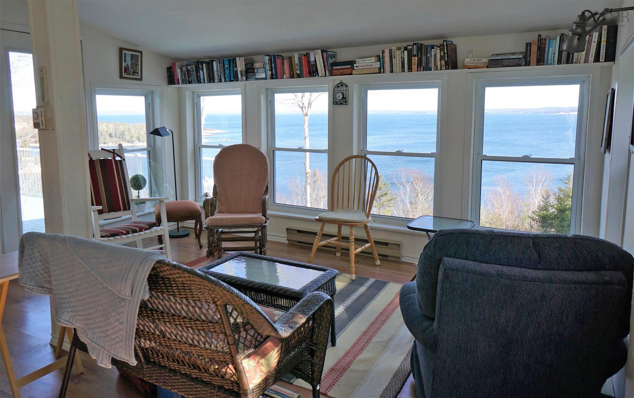 $999,000.00: 45 Southwest Cove Road, Northwest Cove