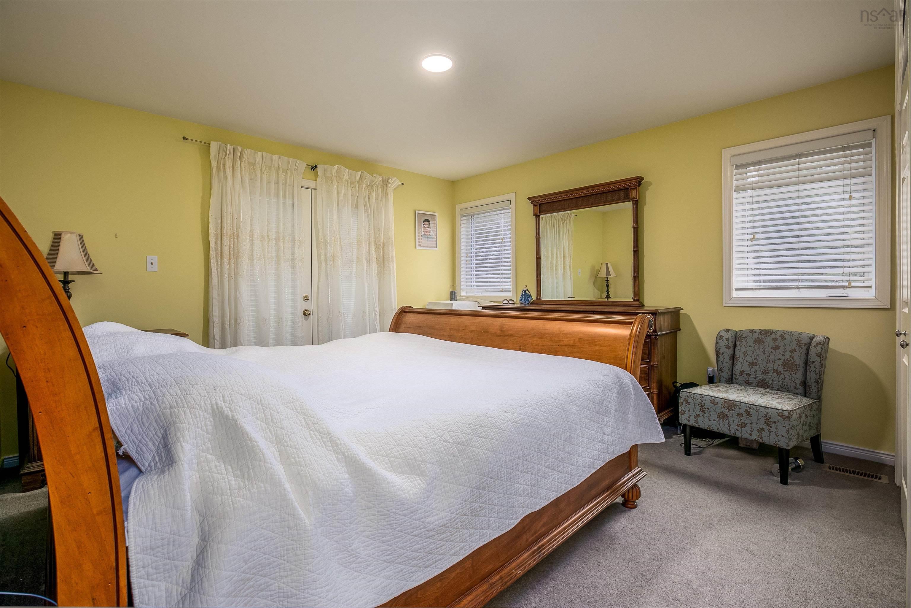 $999,000.00: 45 Southwest Cove Road, Northwest Cove