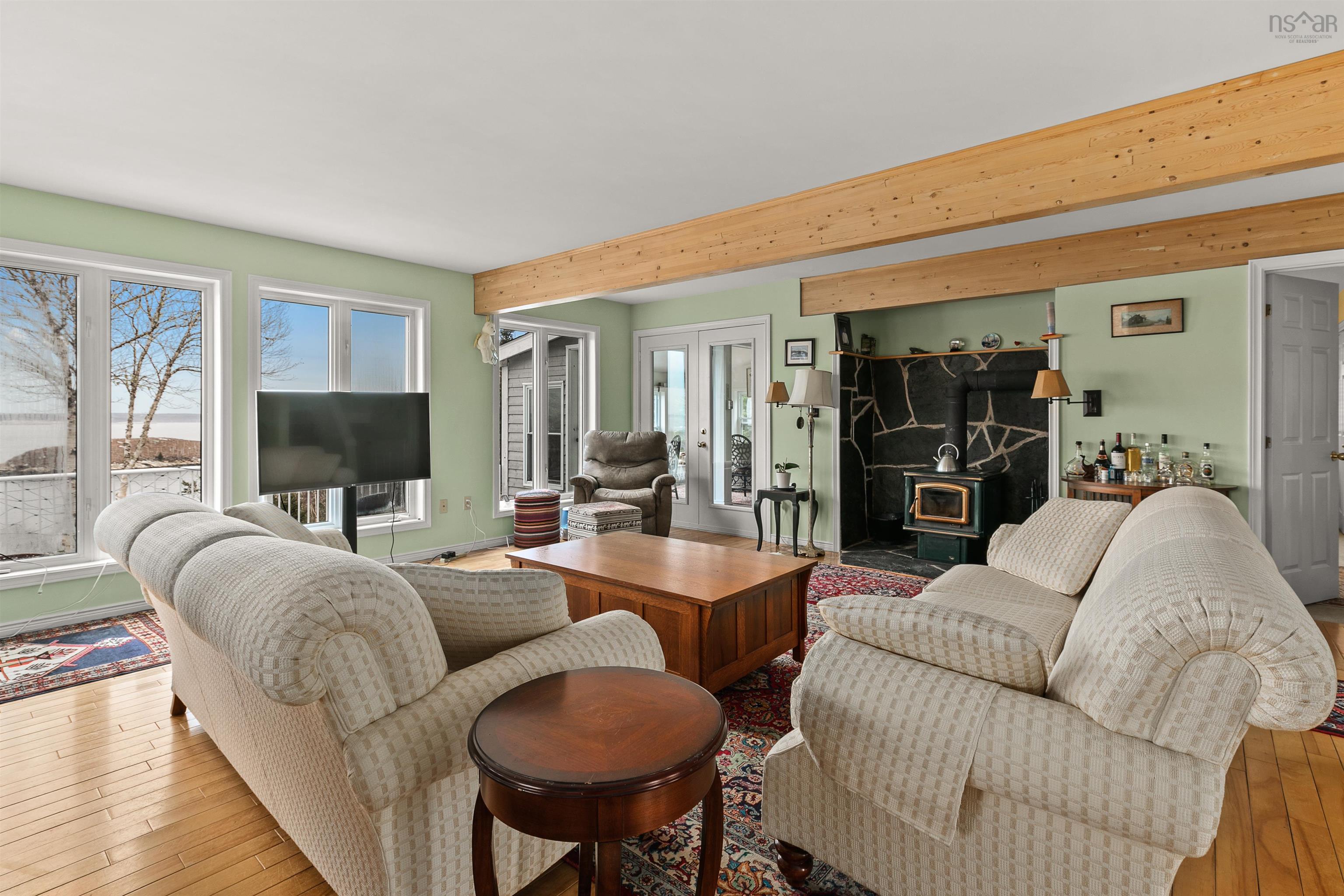 $999,000.00: 45 Southwest Cove Road, Northwest Cove