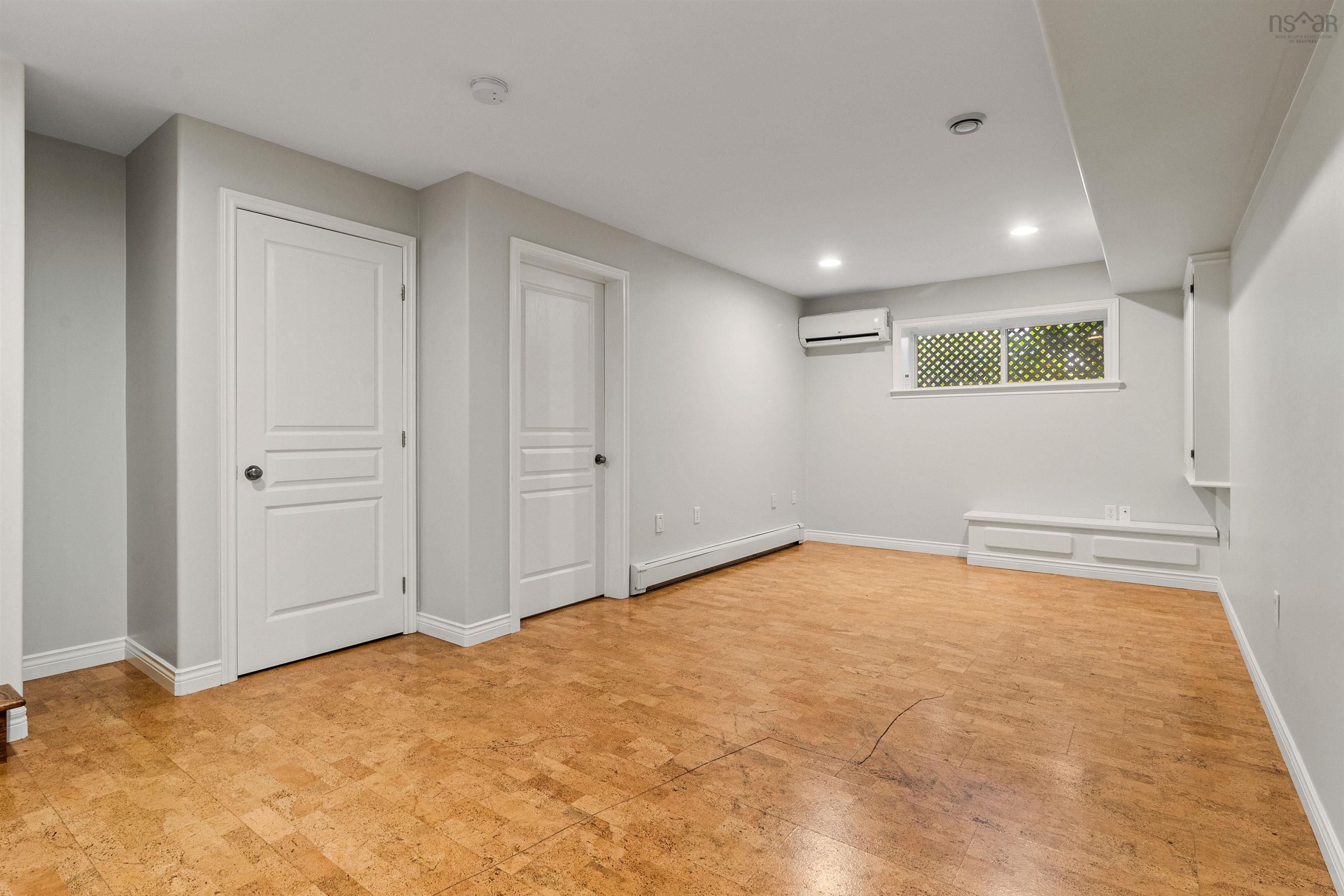 $625,000.00: 332 Oceanview Drive, Bedford