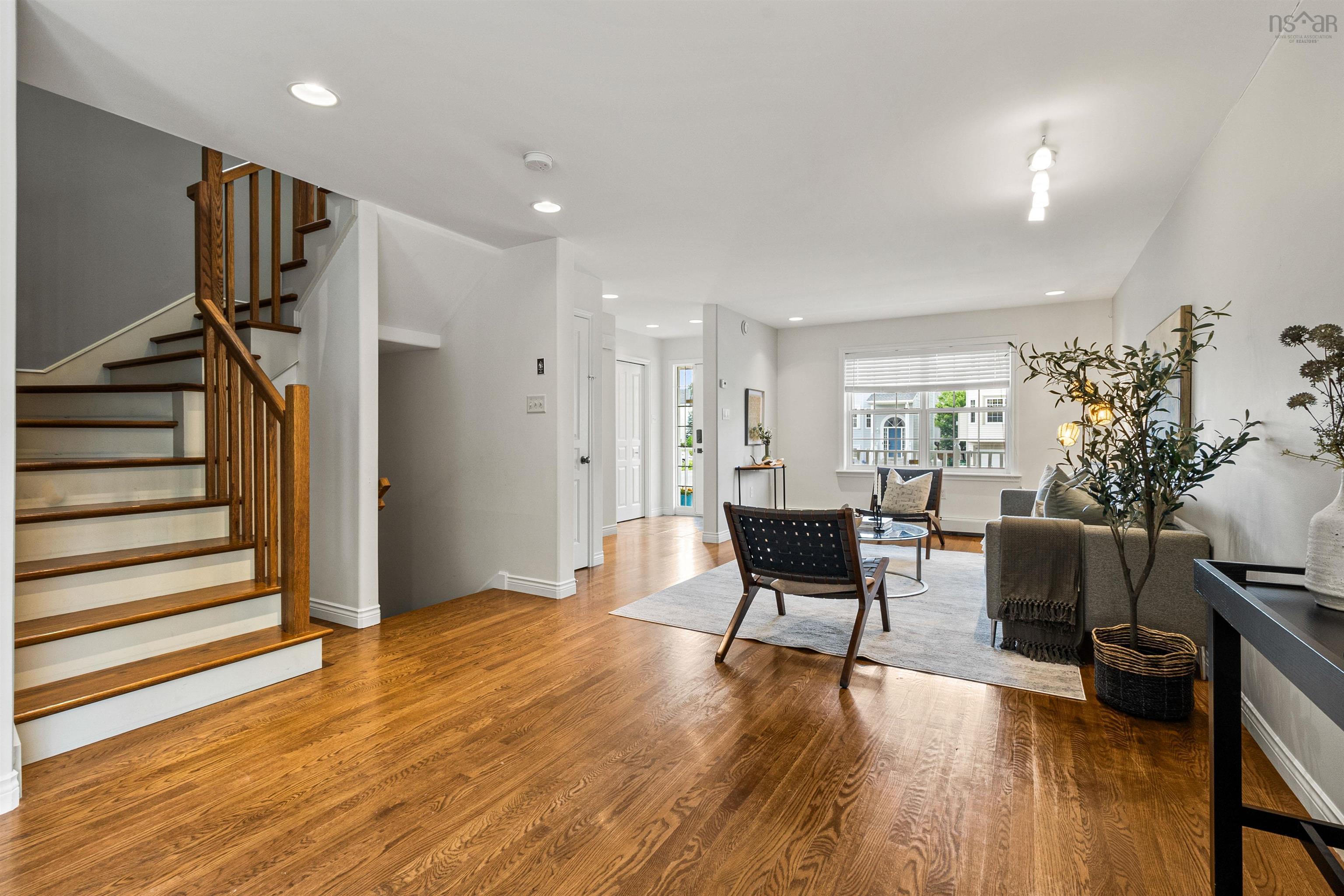 $625,000.00: 332 Oceanview Drive, Bedford