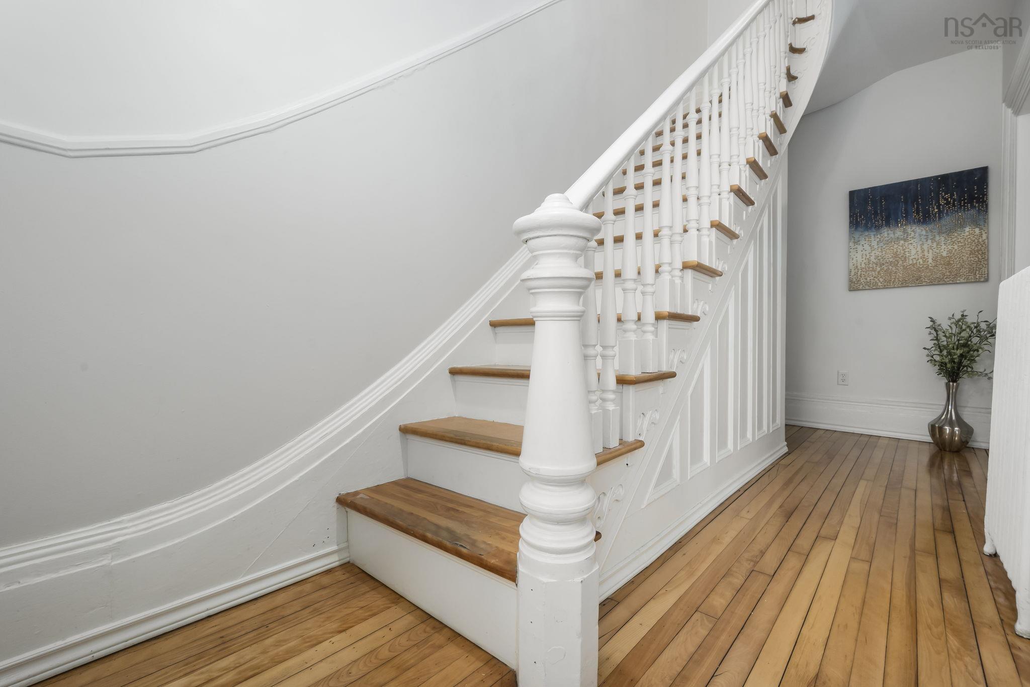 $879,900.00: 1671 Chestnut Street, Halifax Peninsula