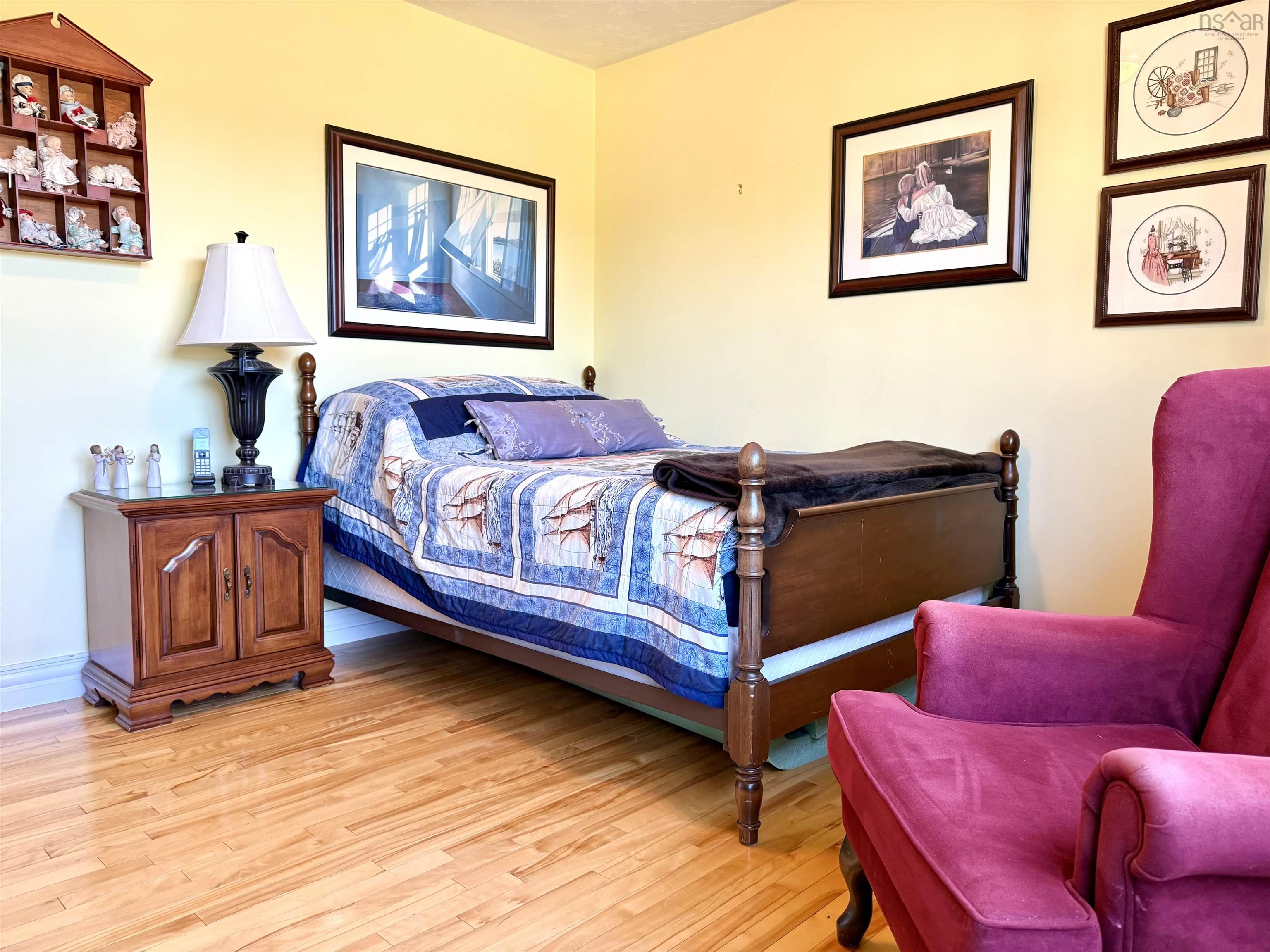 $899,900.00: 9345 366 Highway, Port Howe