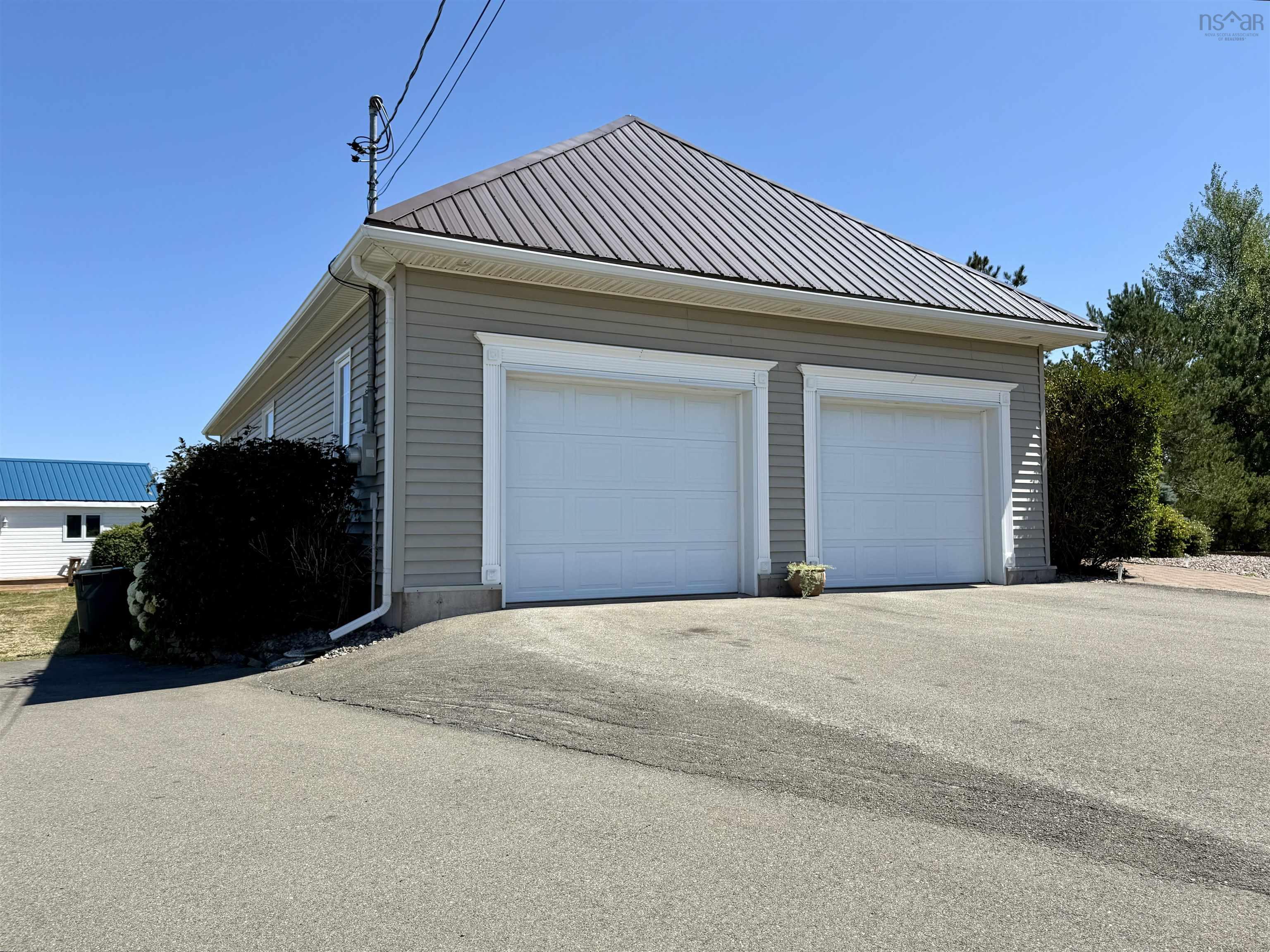 $899,900.00: 9345 366 Highway, Port Howe