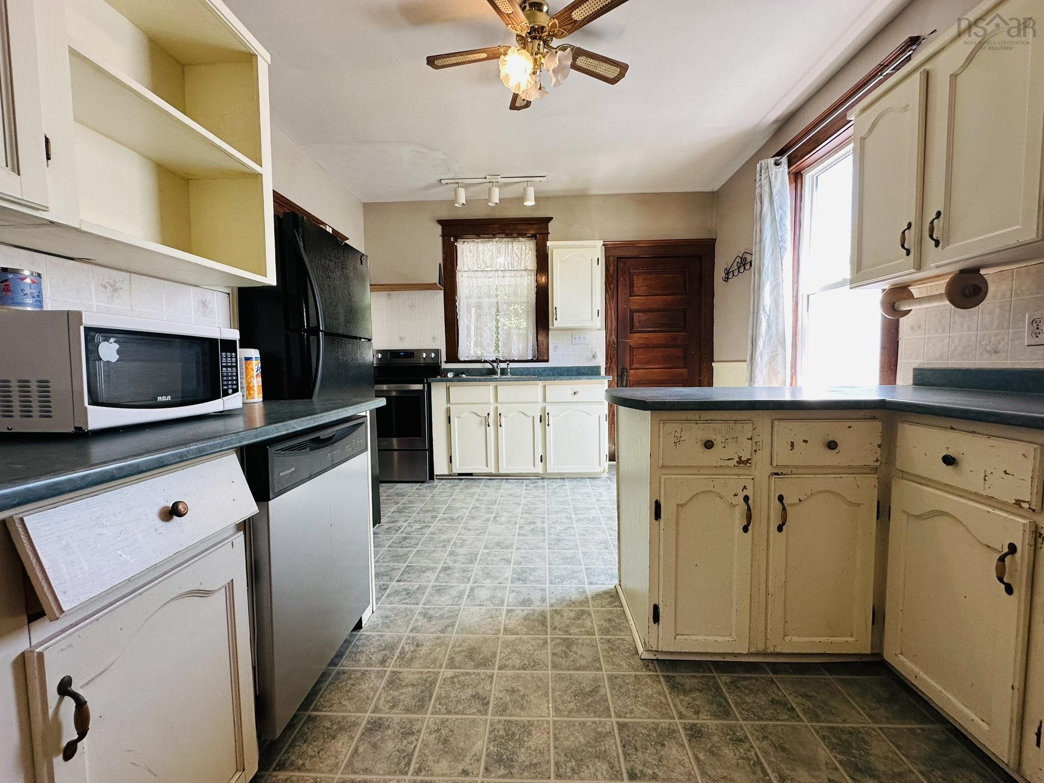 $155,500.00: 12 Fairview Avenue, Stellarton