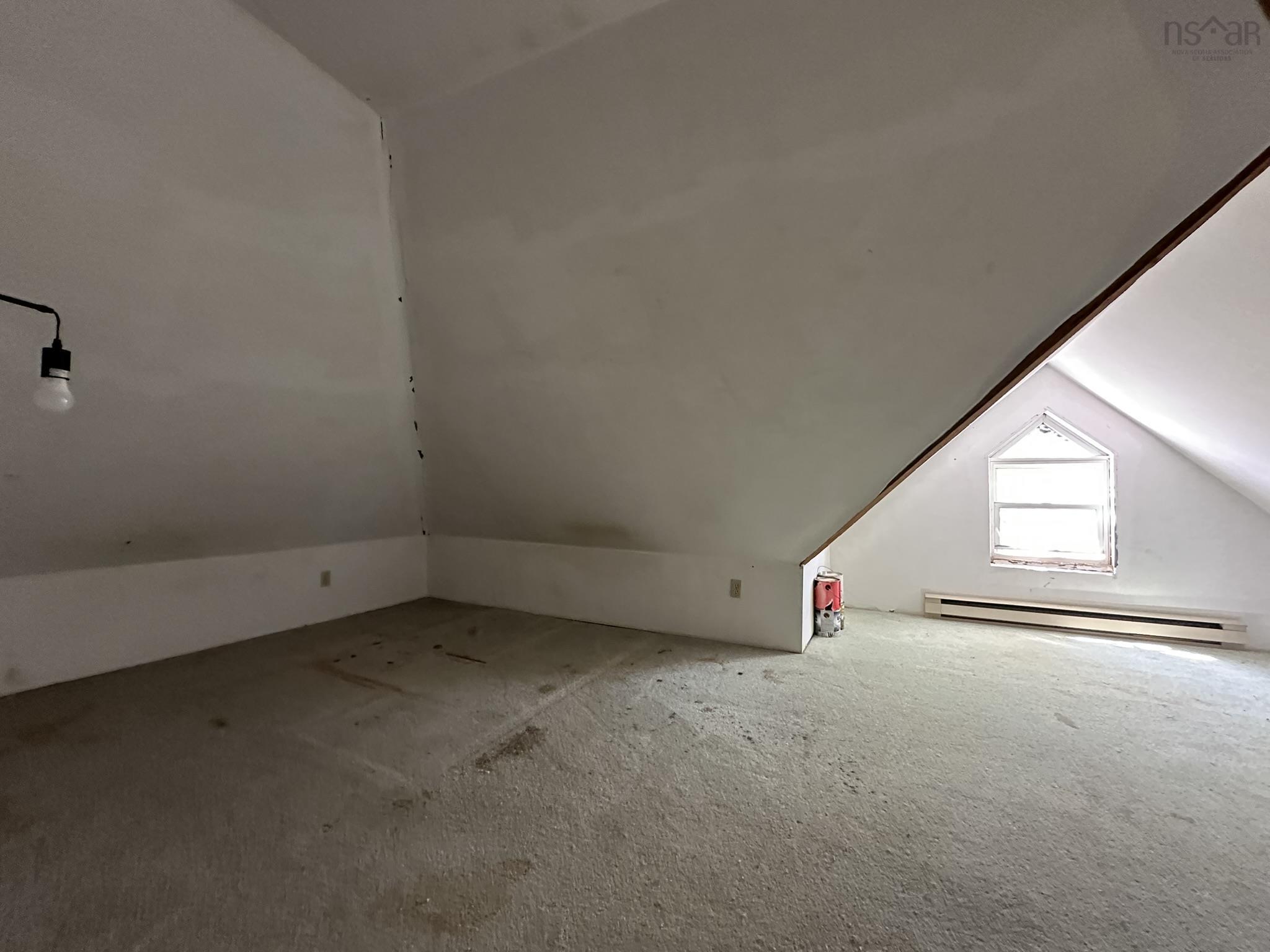 $155,500.00: 12 Fairview Avenue, Stellarton