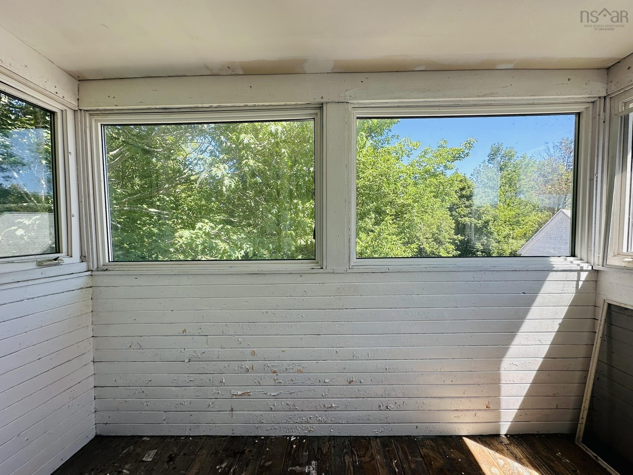 $155,500.00: 12 Fairview Avenue, Stellarton