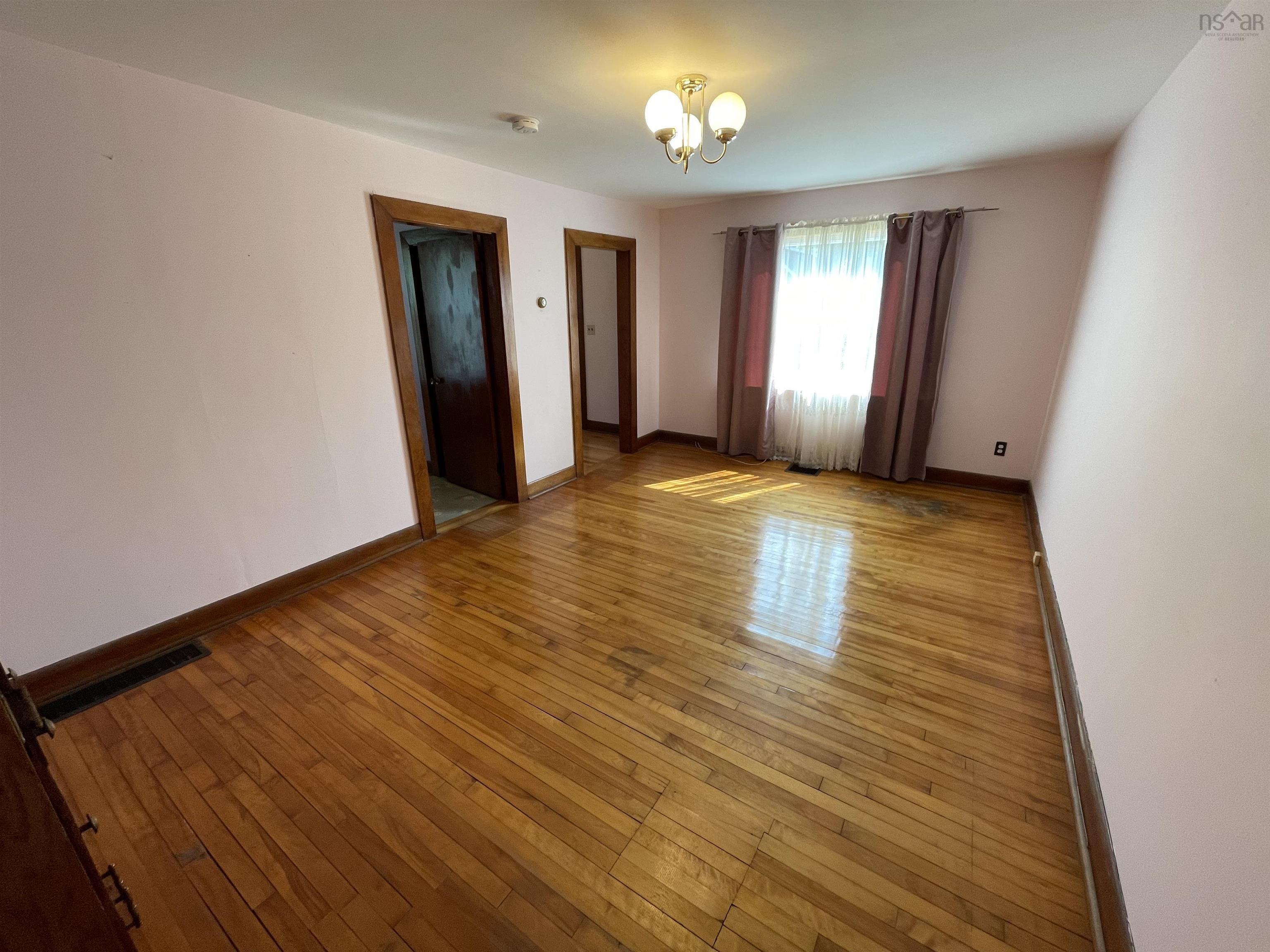 $209,900.00: 12 Wendy Street, Westmount