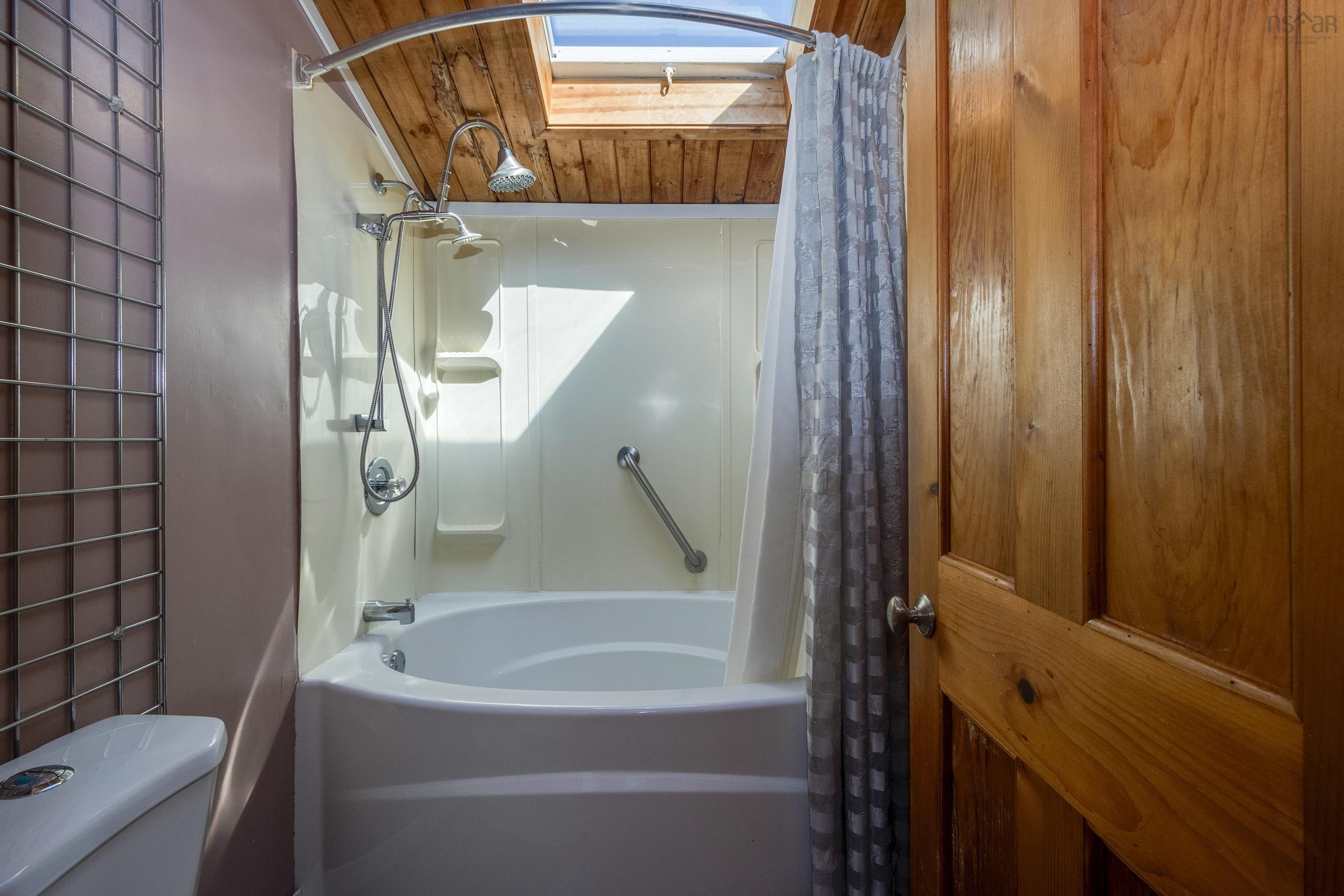 $432,000.00: 46 Awalts Road, Bayswater