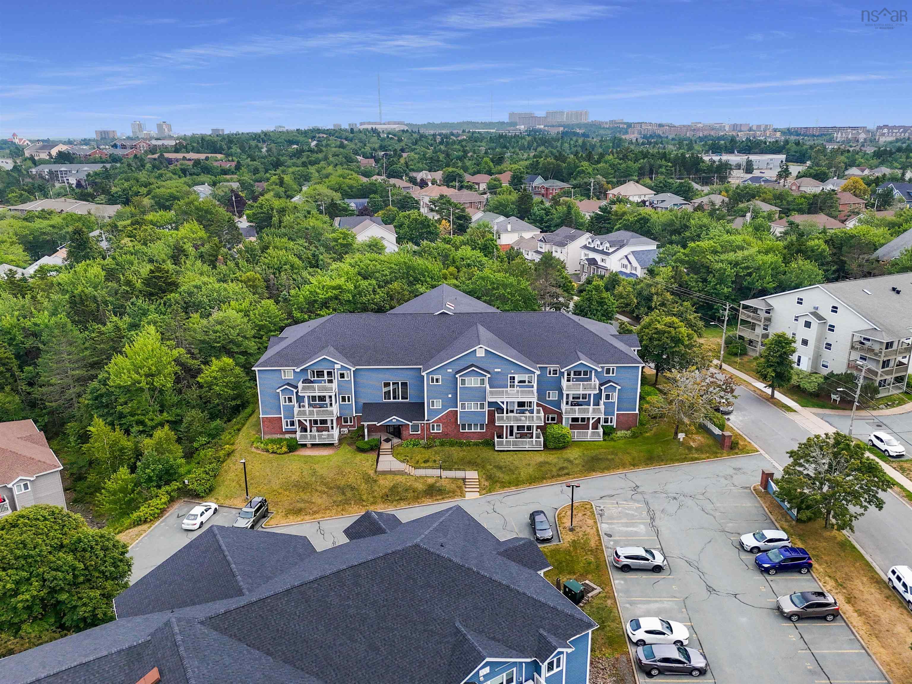 $349,900.00: 202 40 Chelton Woods Lane, Halifax