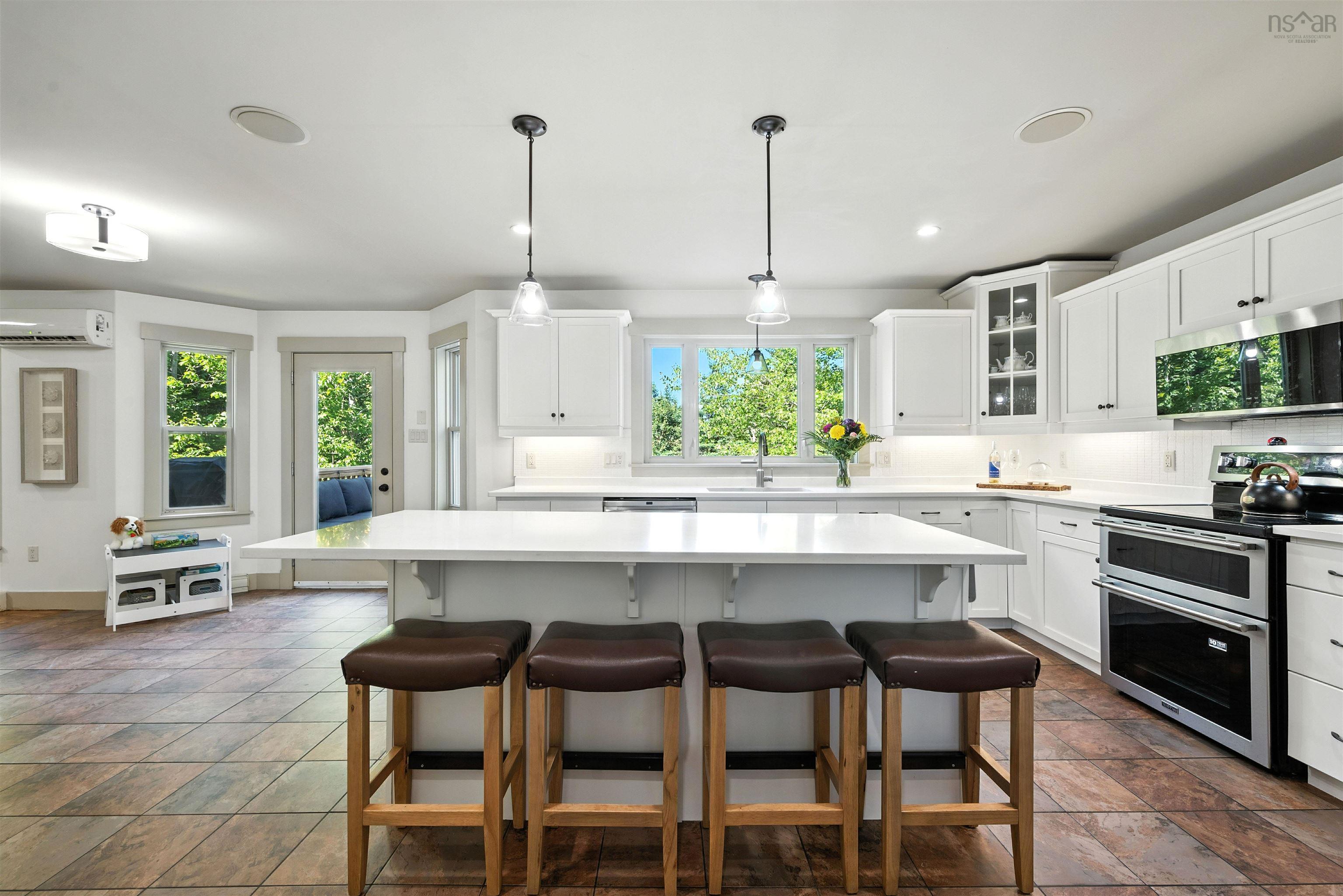 $949,900.00: 68 Magnate Court, Hammonds Plains