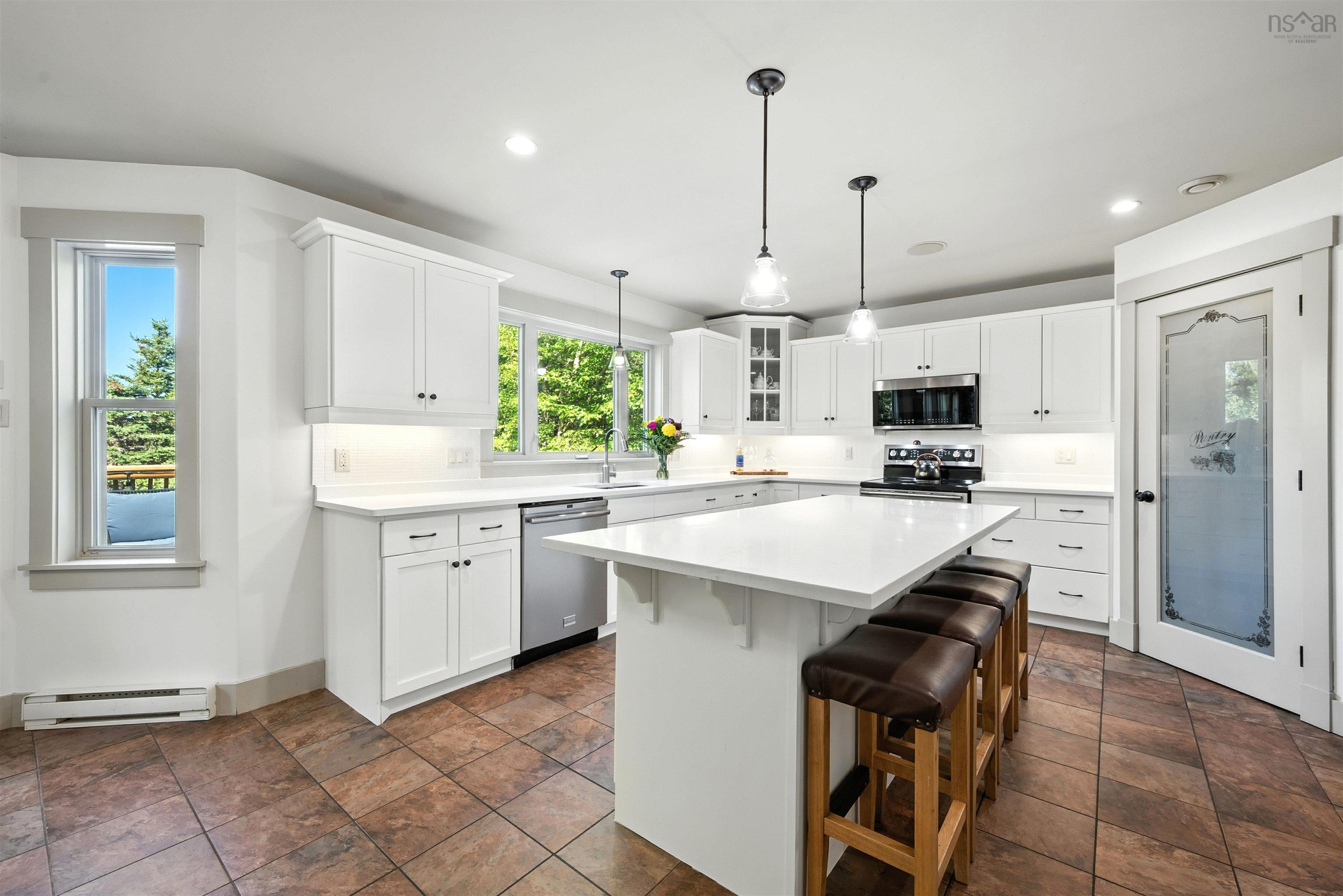 $949,900.00: 68 Magnate Court, Hammonds Plains