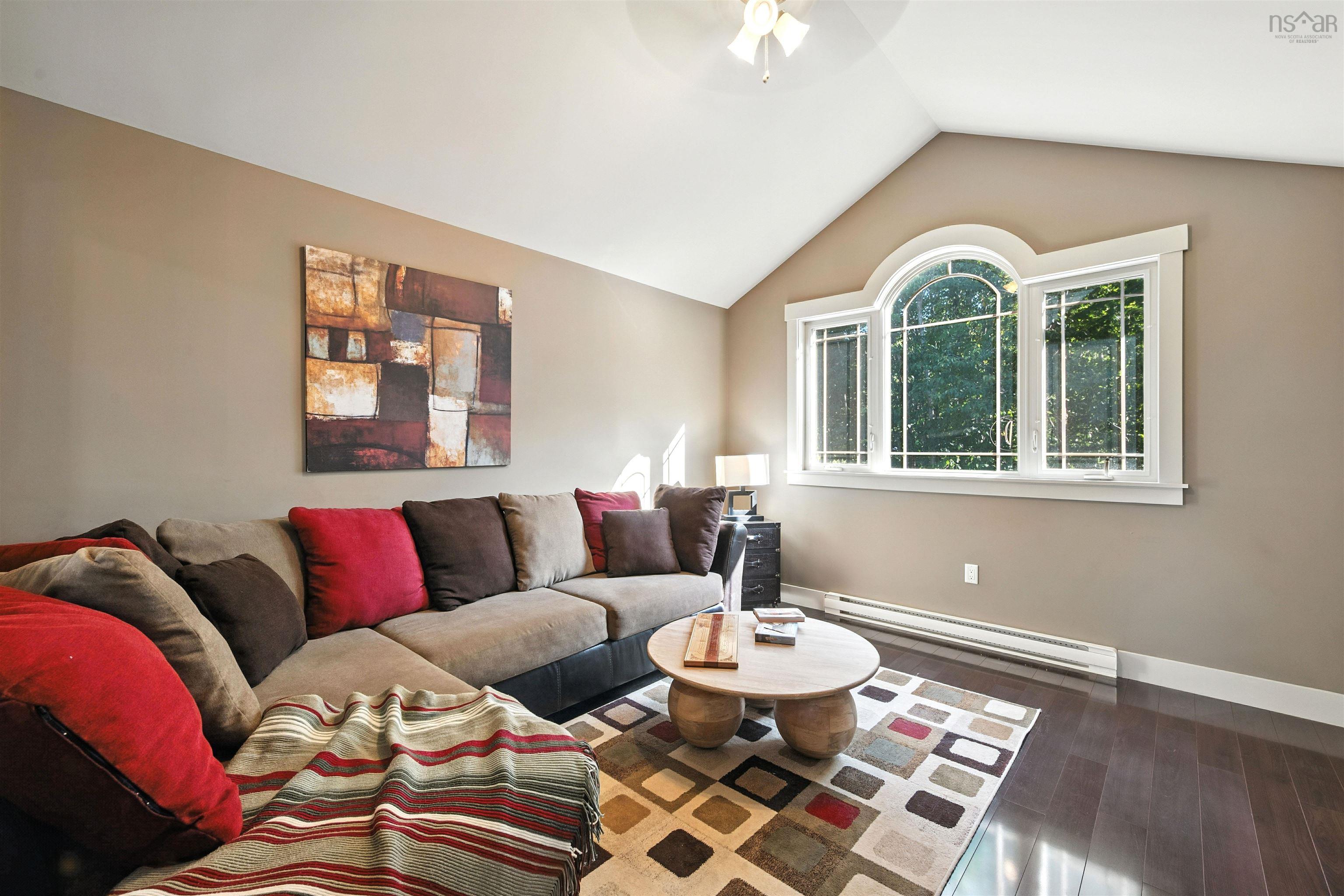 $949,900.00: 68 Magnate Court, Hammonds Plains