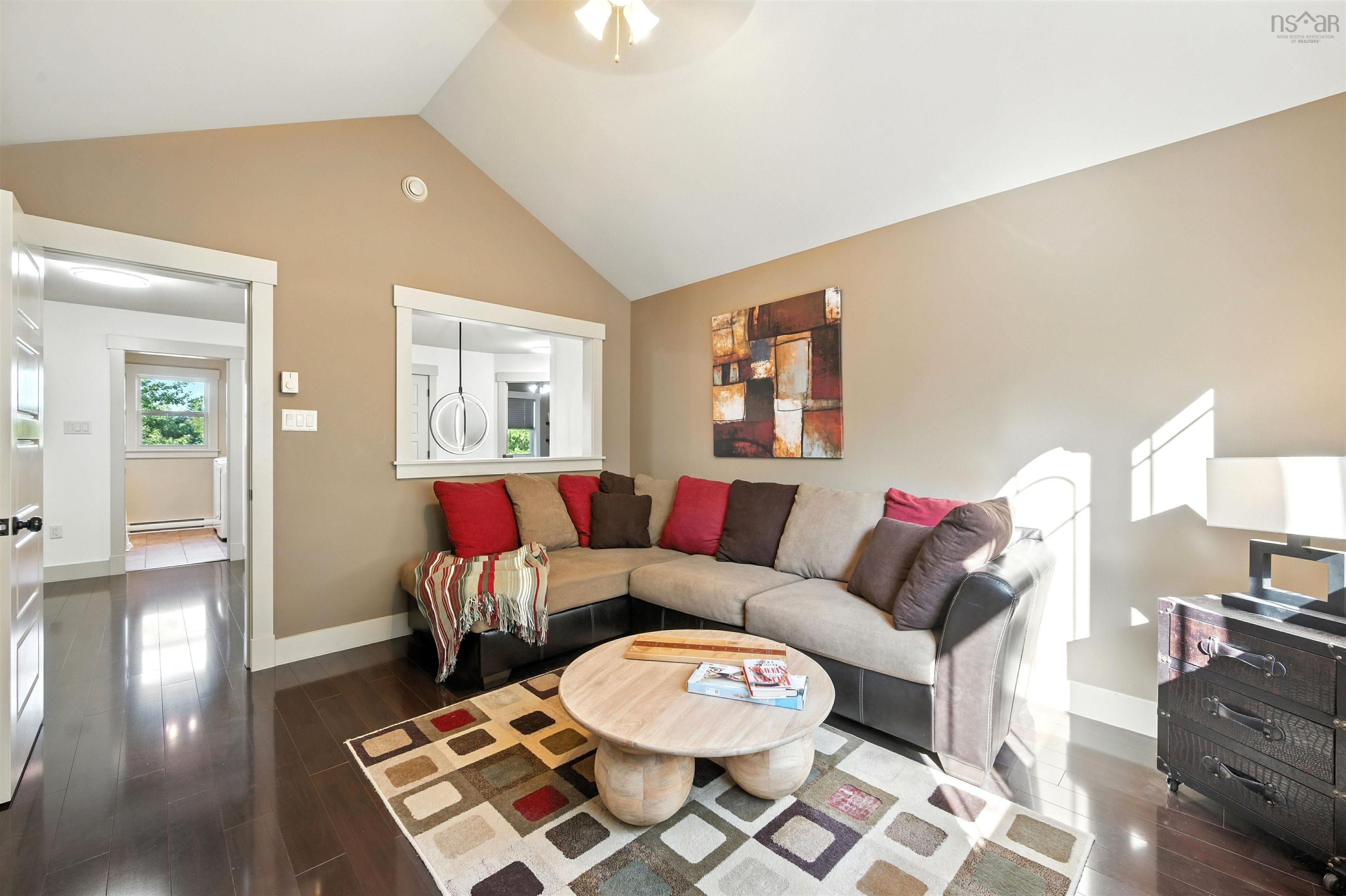 $949,900.00: 68 Magnate Court, Hammonds Plains