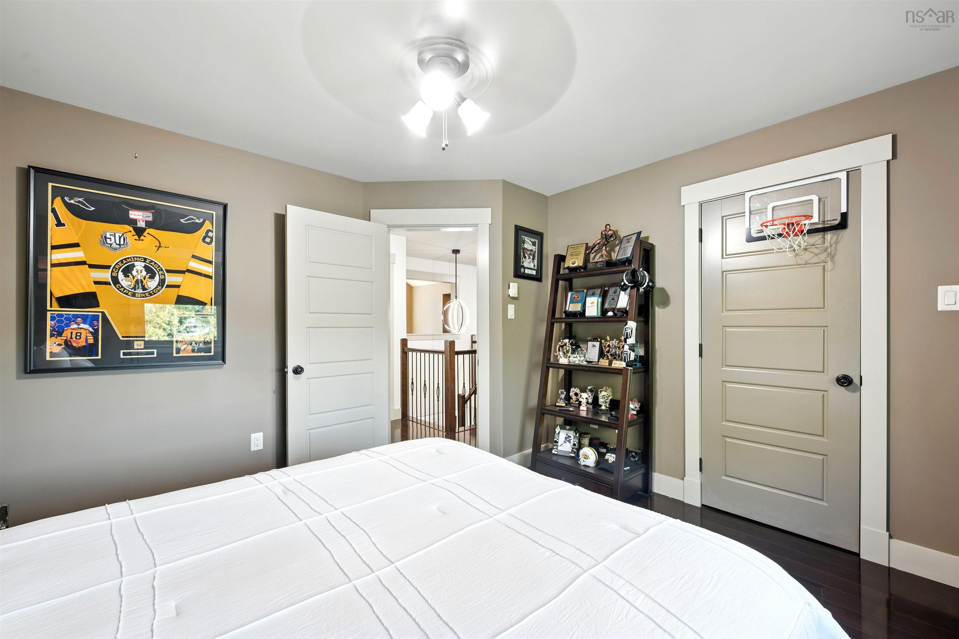 $949,900.00: 68 Magnate Court, Hammonds Plains