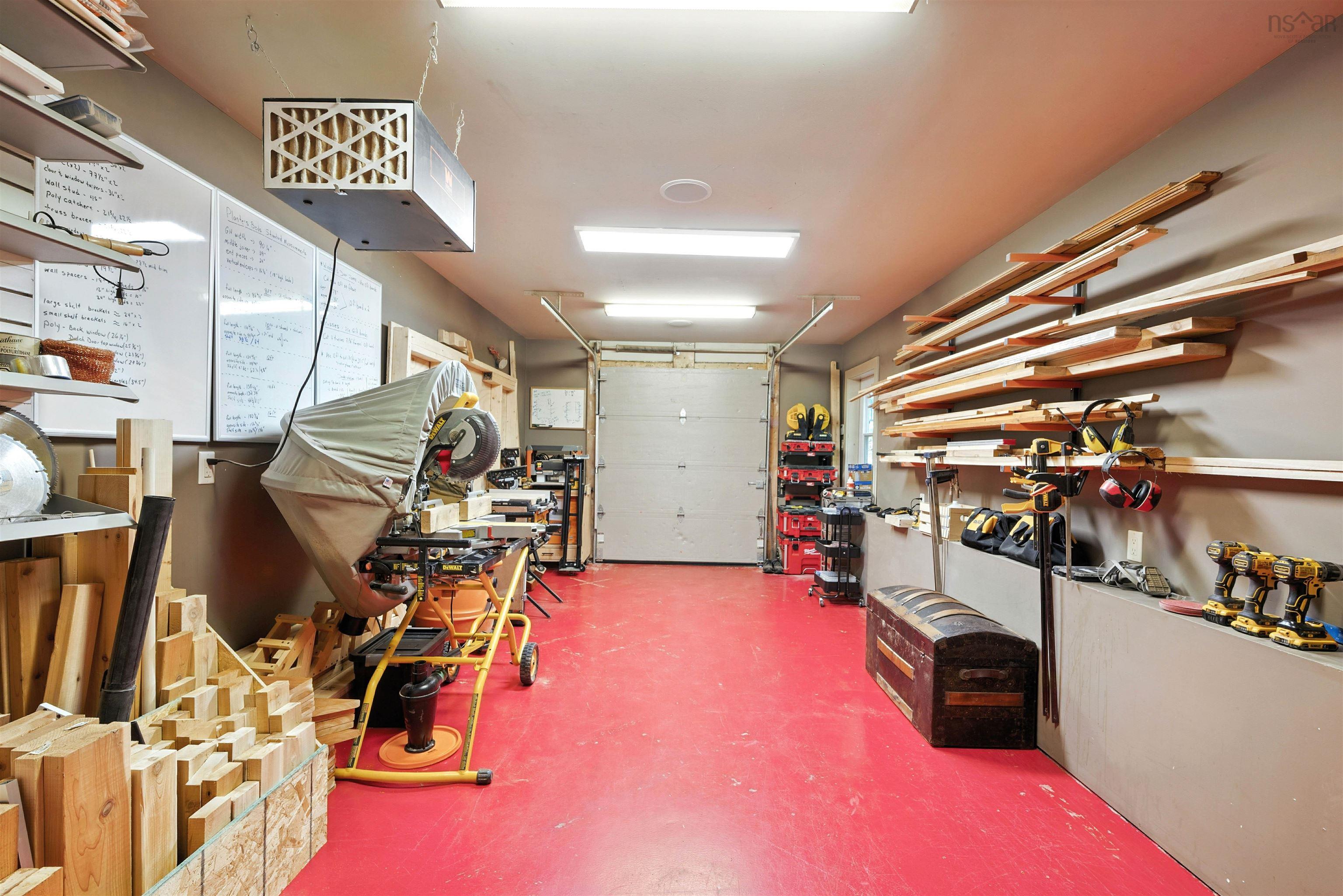 $949,900.00: 68 Magnate Court, Hammonds Plains