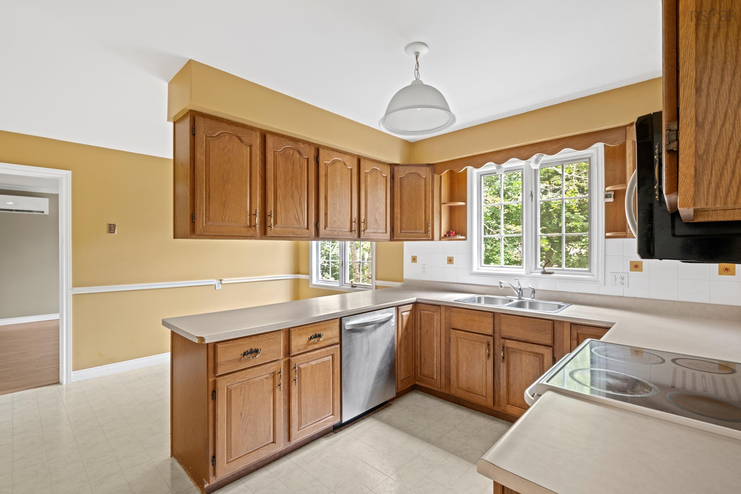 $799,900.00: 52 Forest Road, Dartmouth