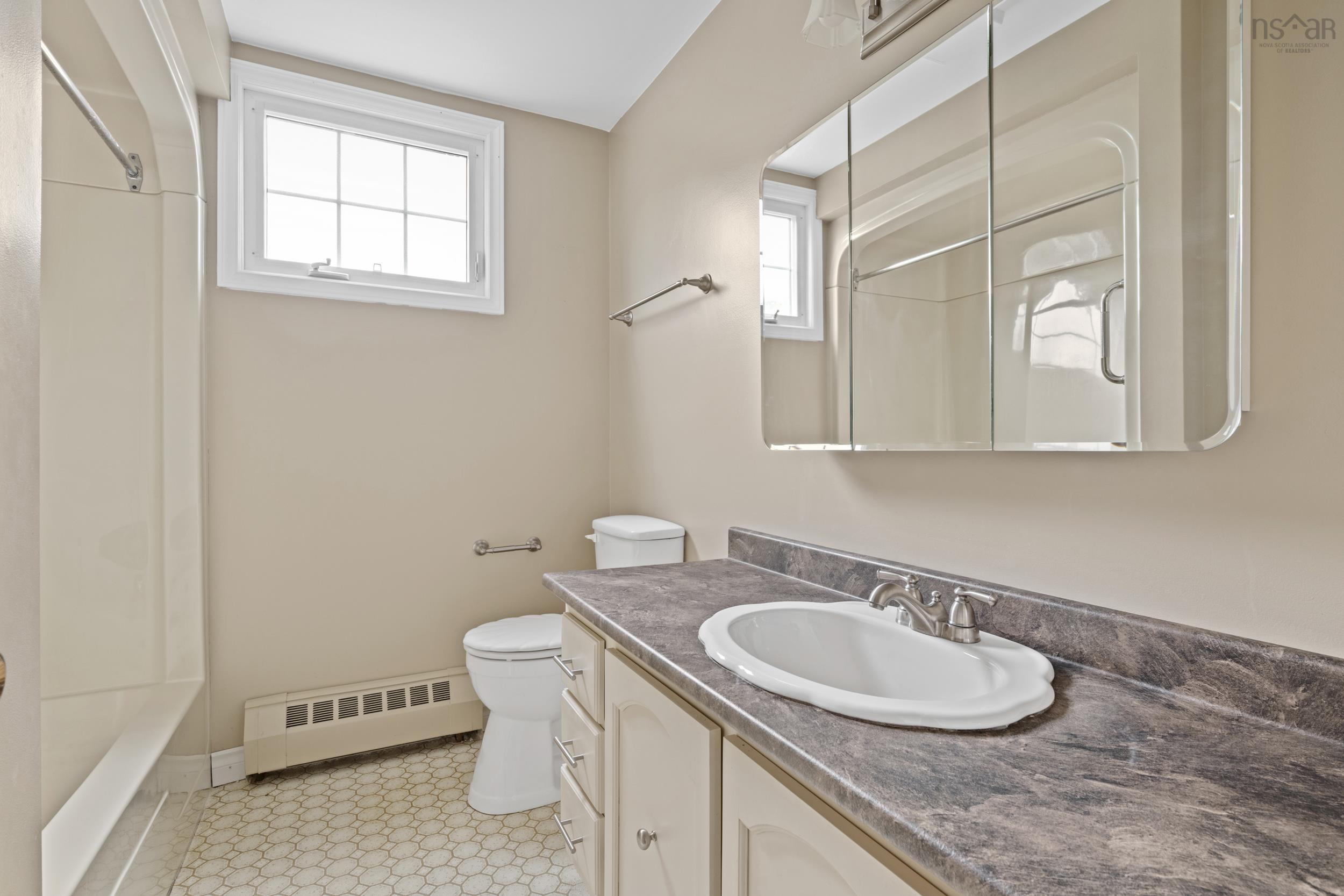 $799,900.00: 52 Forest Road, Dartmouth